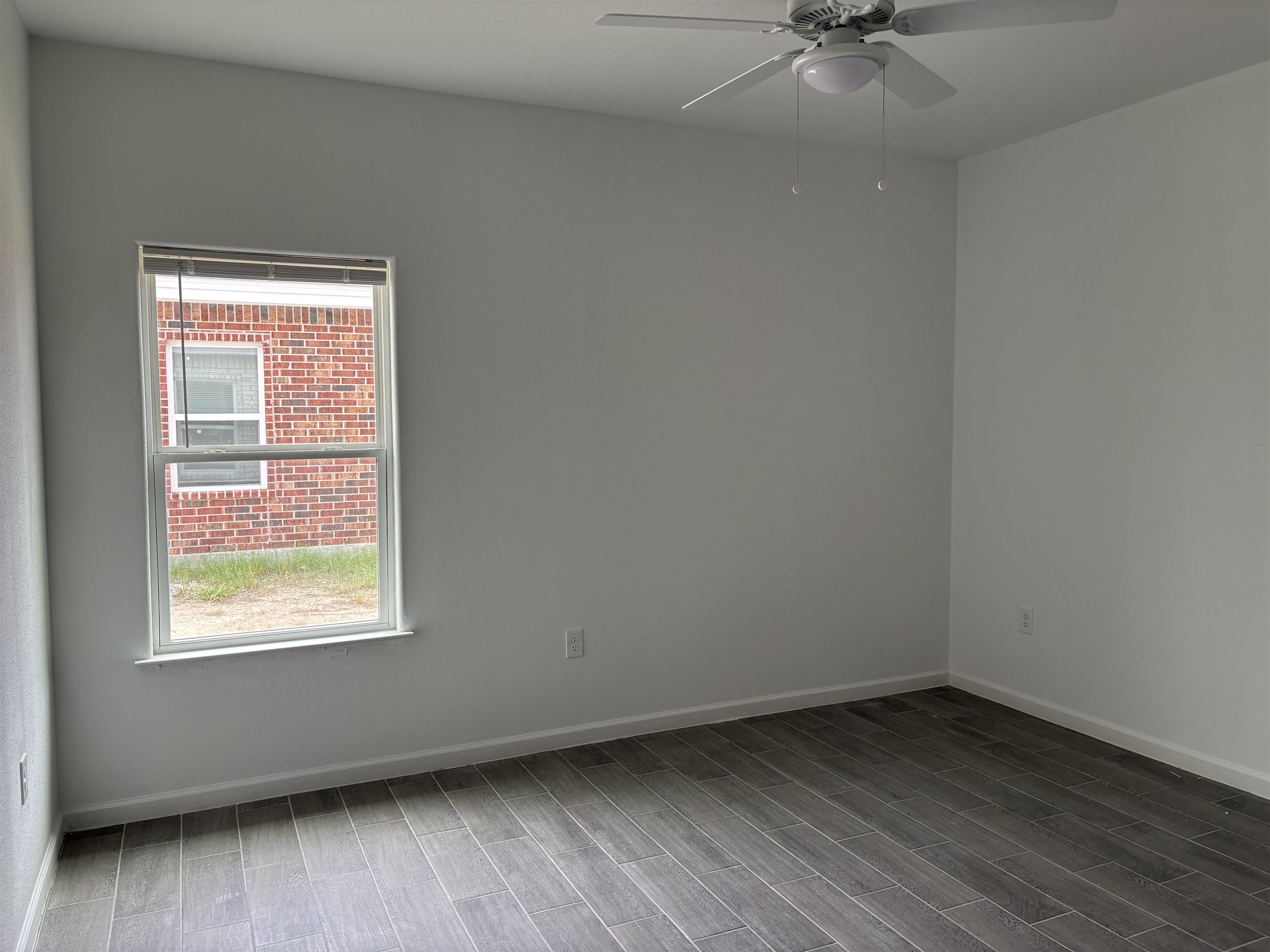 Image 9 of 9 For 311 Rosalinda