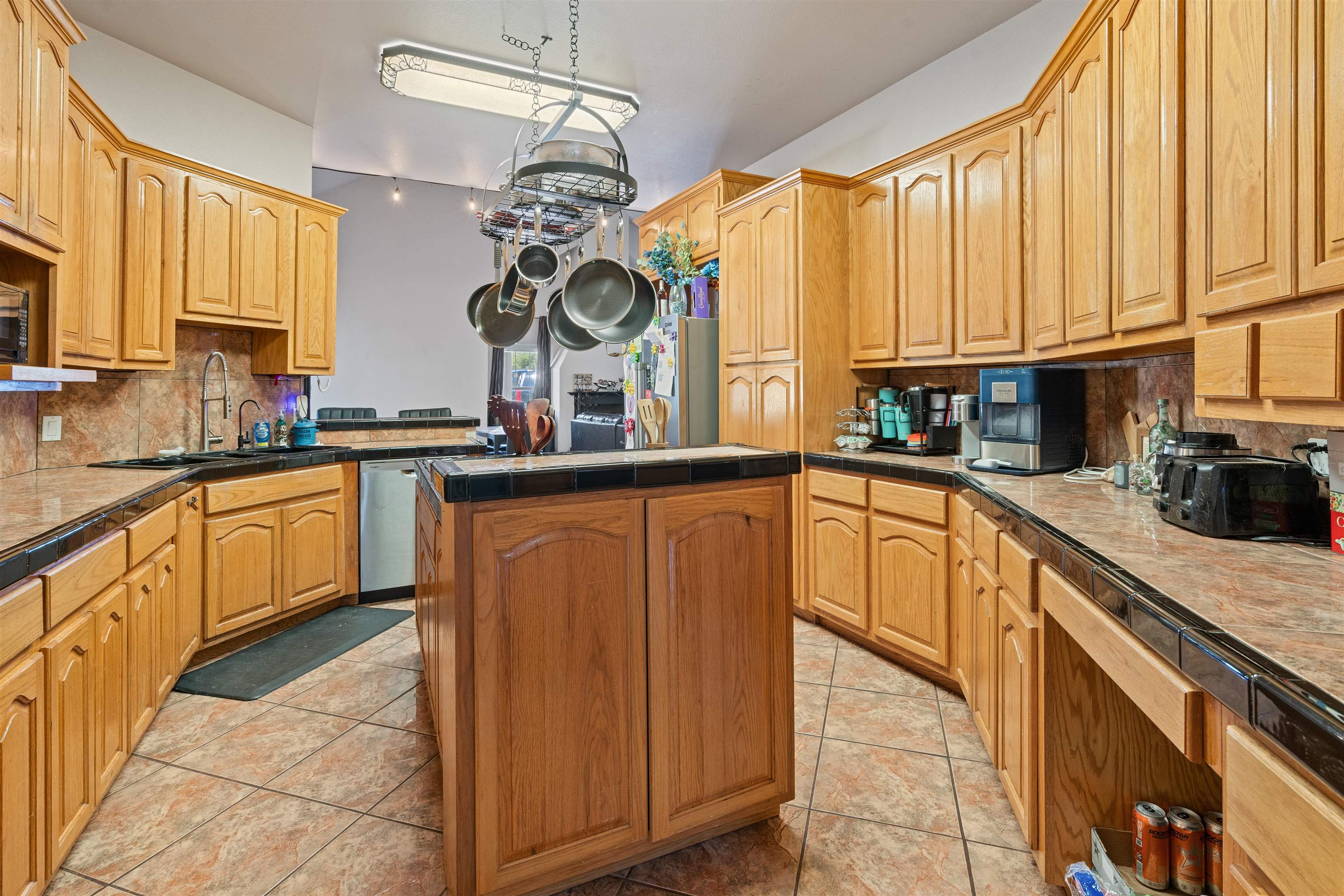 Image 13 of 47 For 111 Rincon