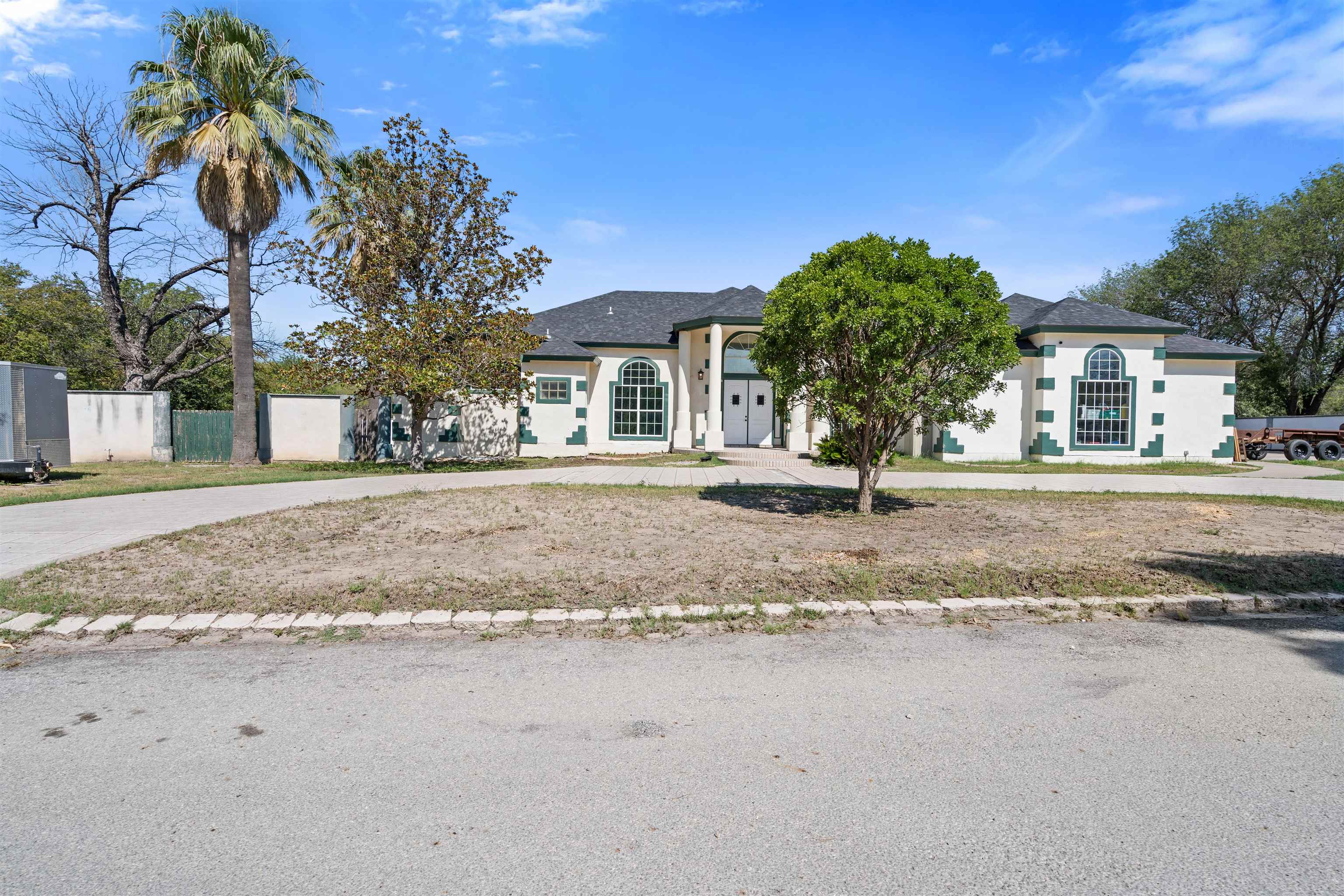 Image 2 of 47 For 111 Rincon