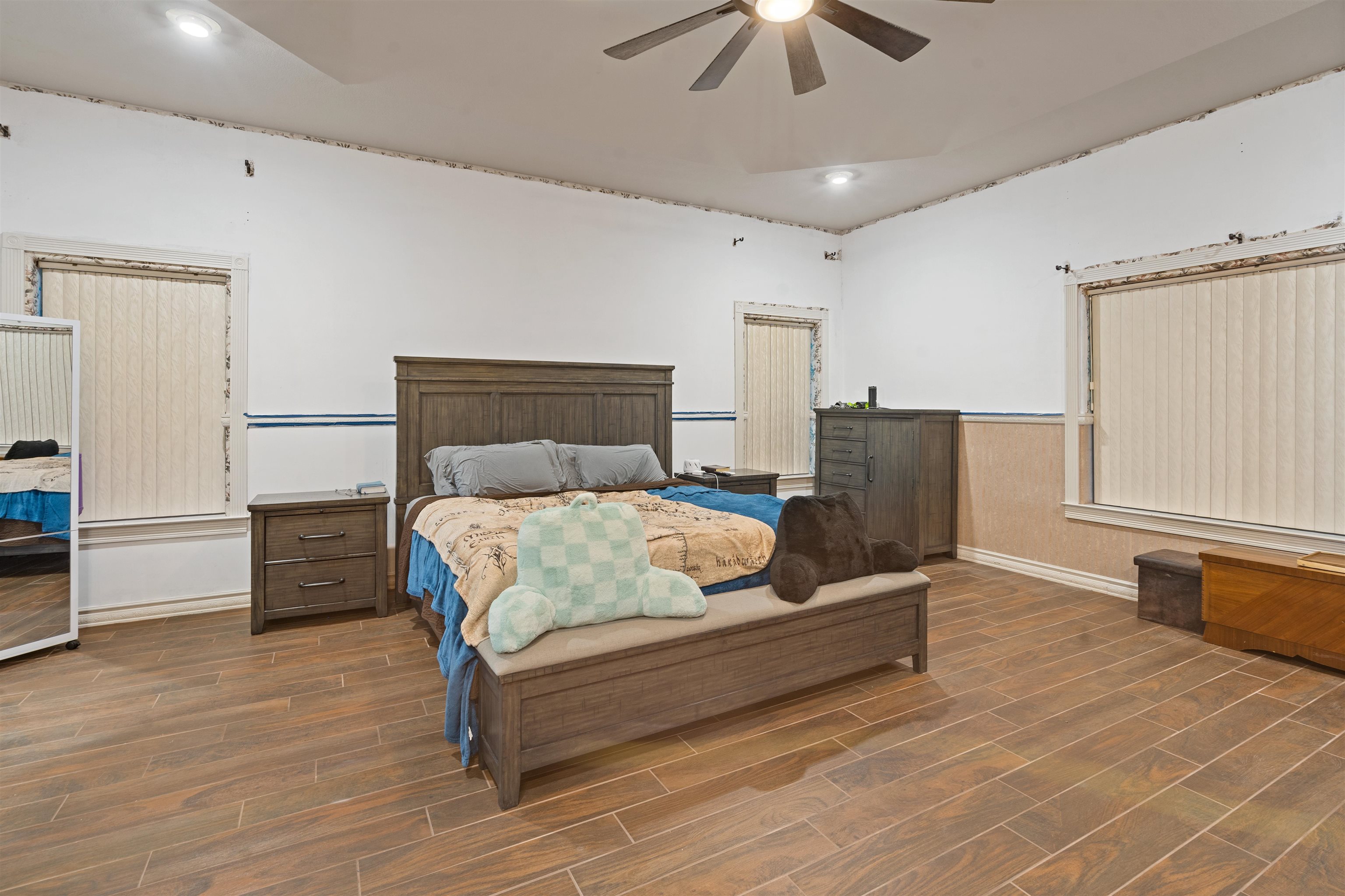 Image 20 of 47 For 111 Rincon