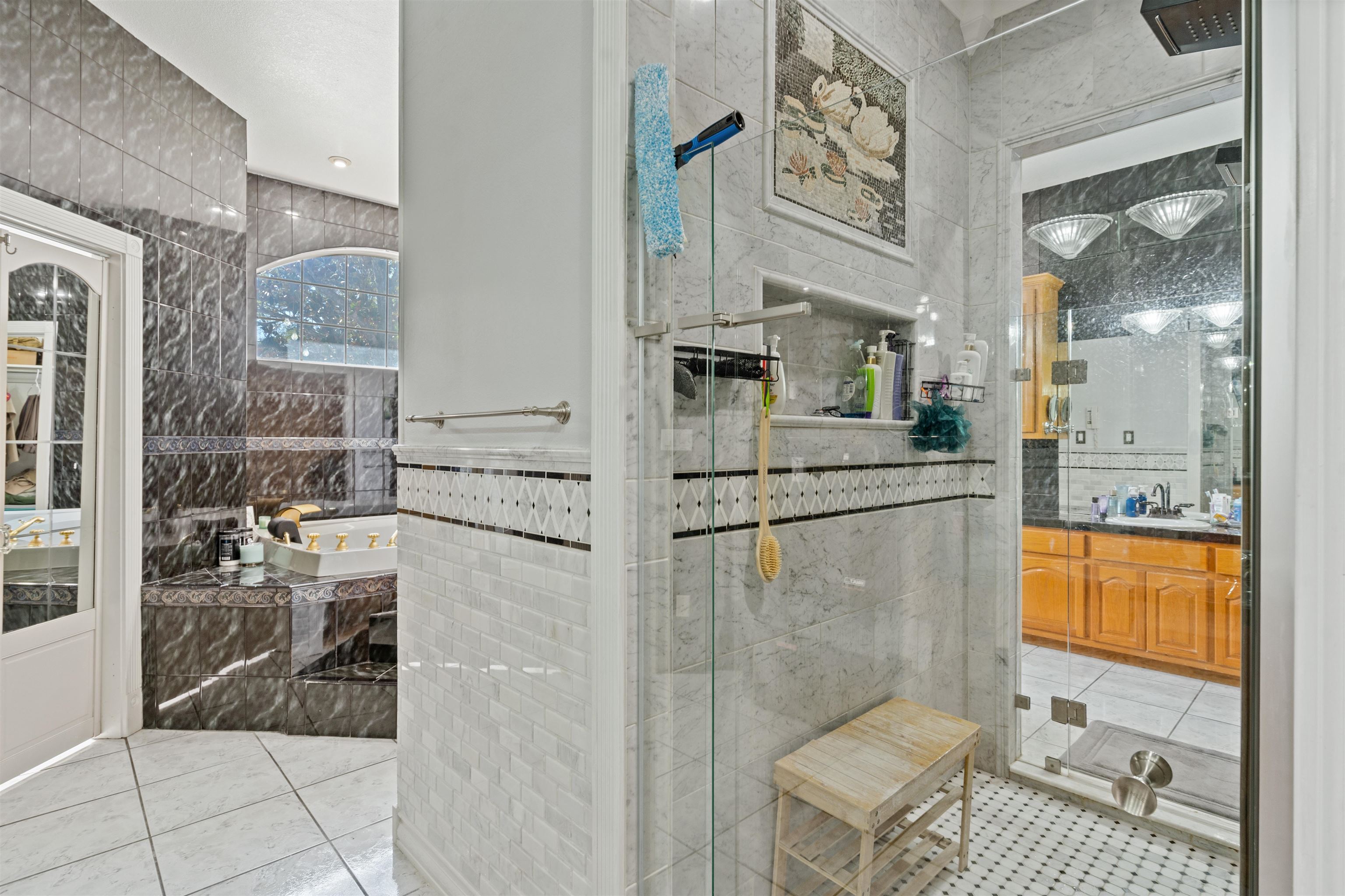 Image 27 of 47 For 111 Rincon