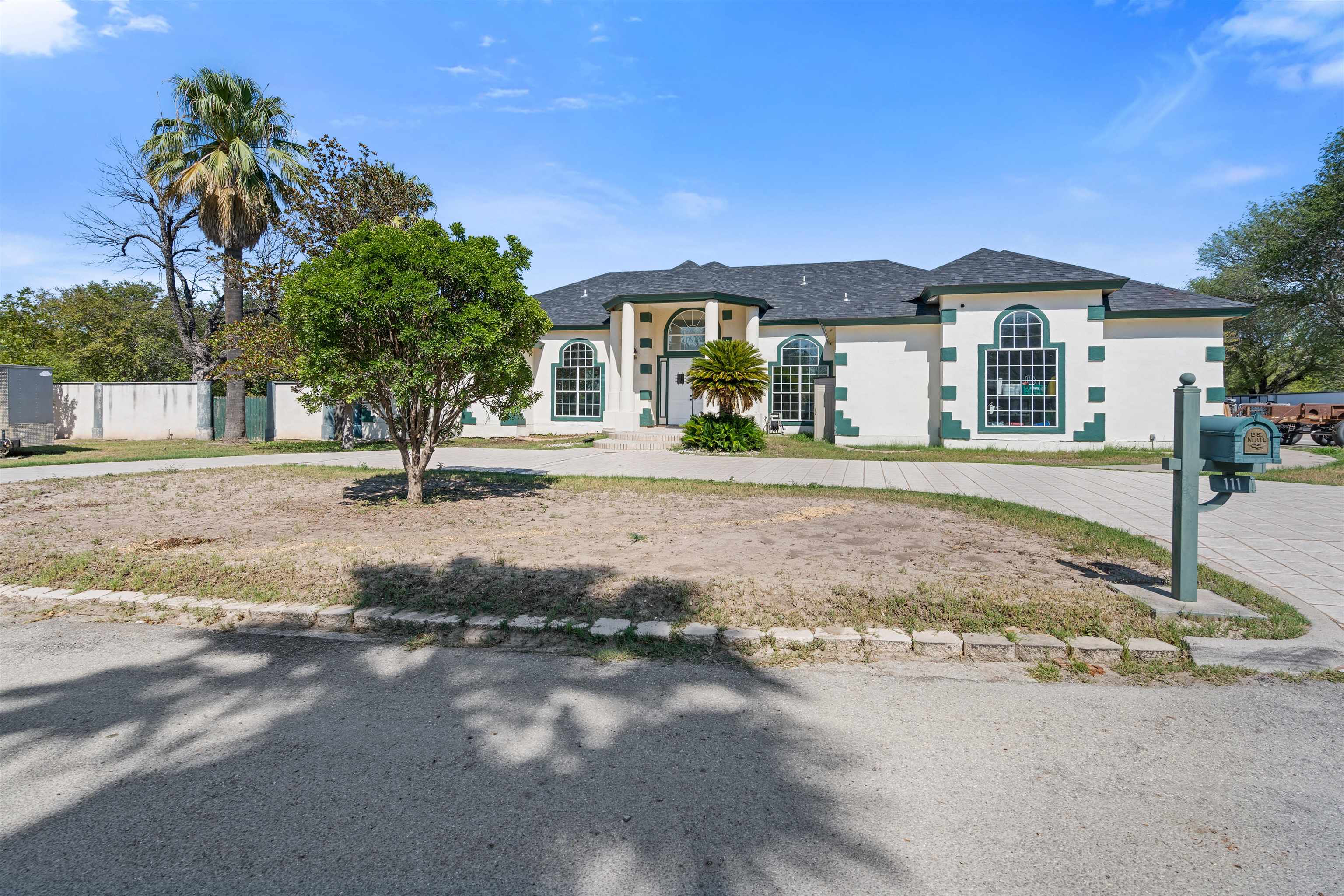 Image 3 of 47 For 111 Rincon