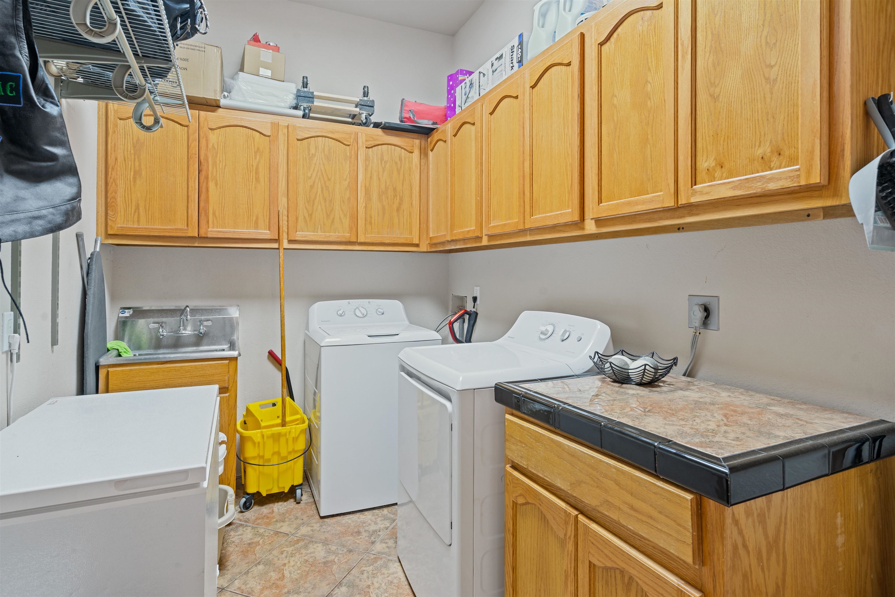 Image 39 of 47 For 111 Rincon