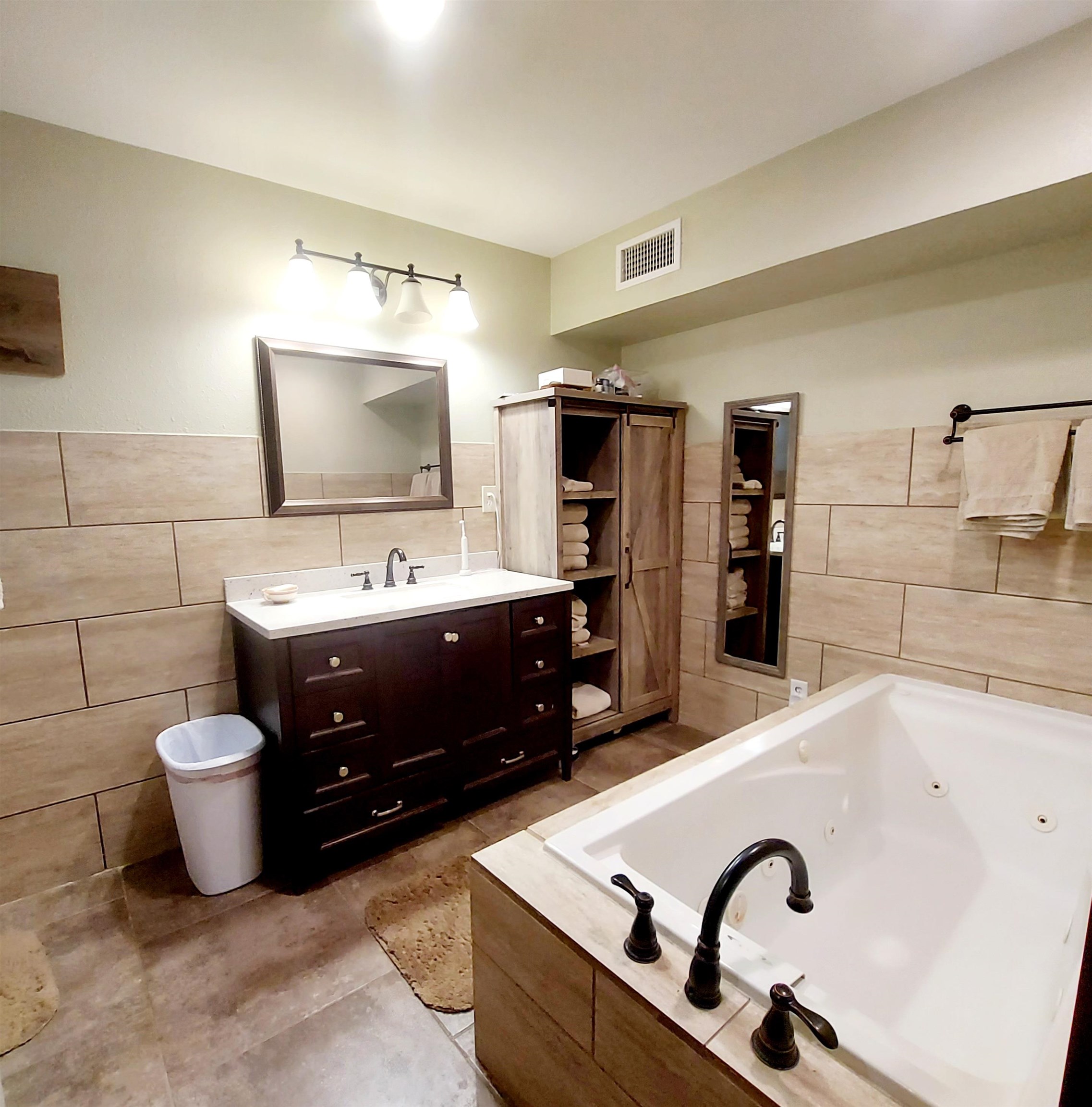 Image 12 of 50 For 95 Alamo  