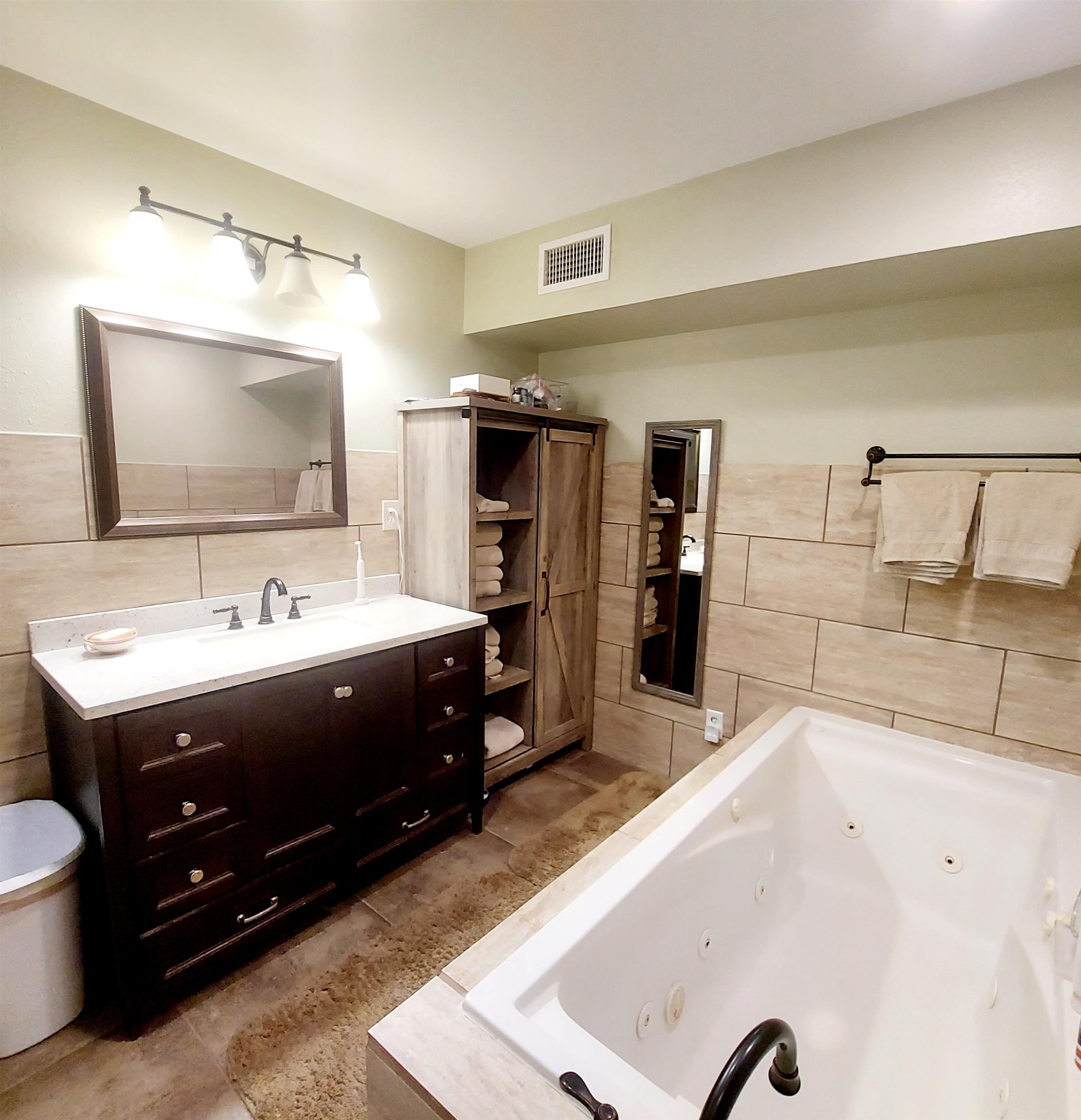 Image 14 of 50 For 95 Alamo  