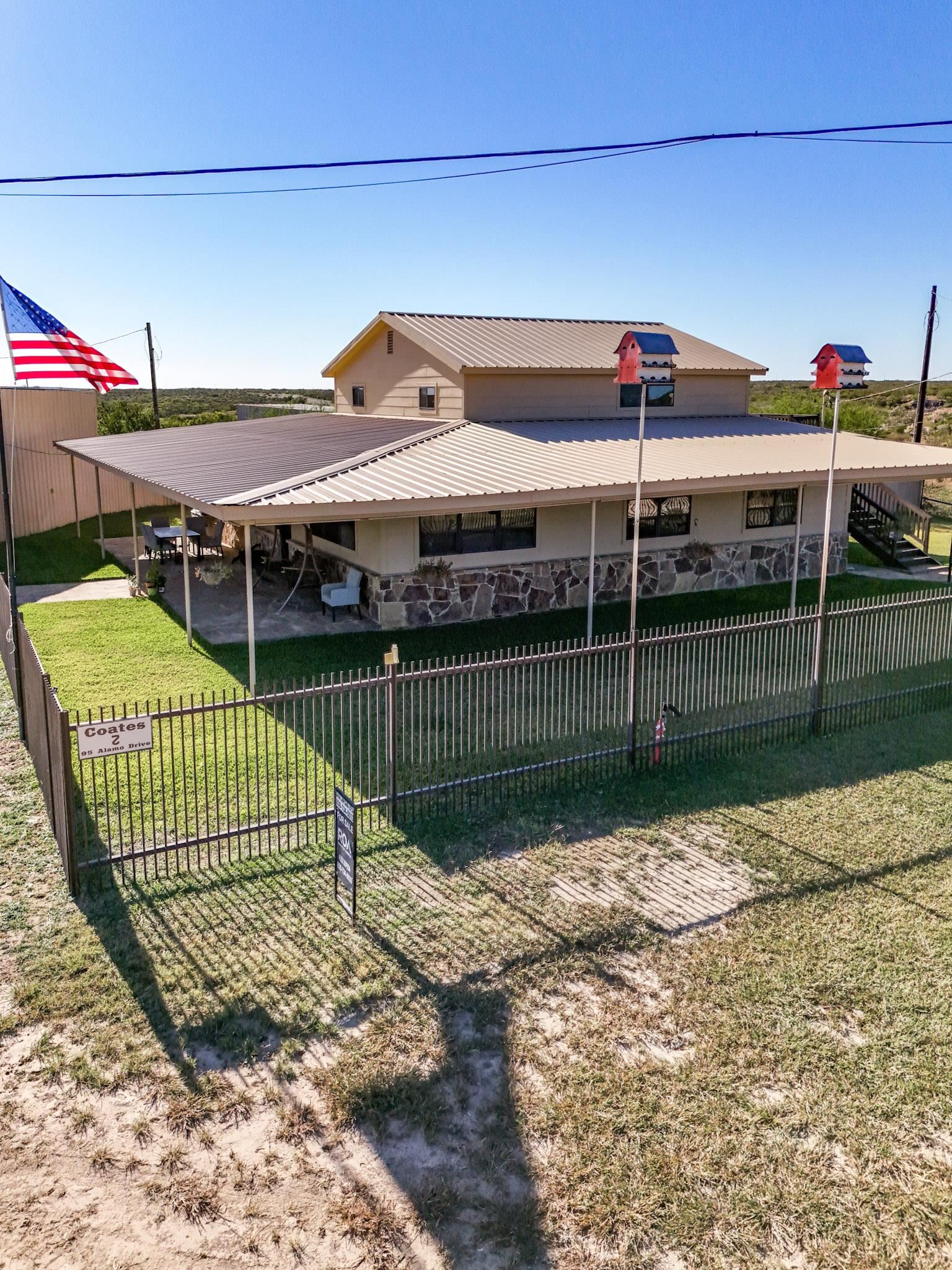 Image 3 of 50 For 95 Alamo  