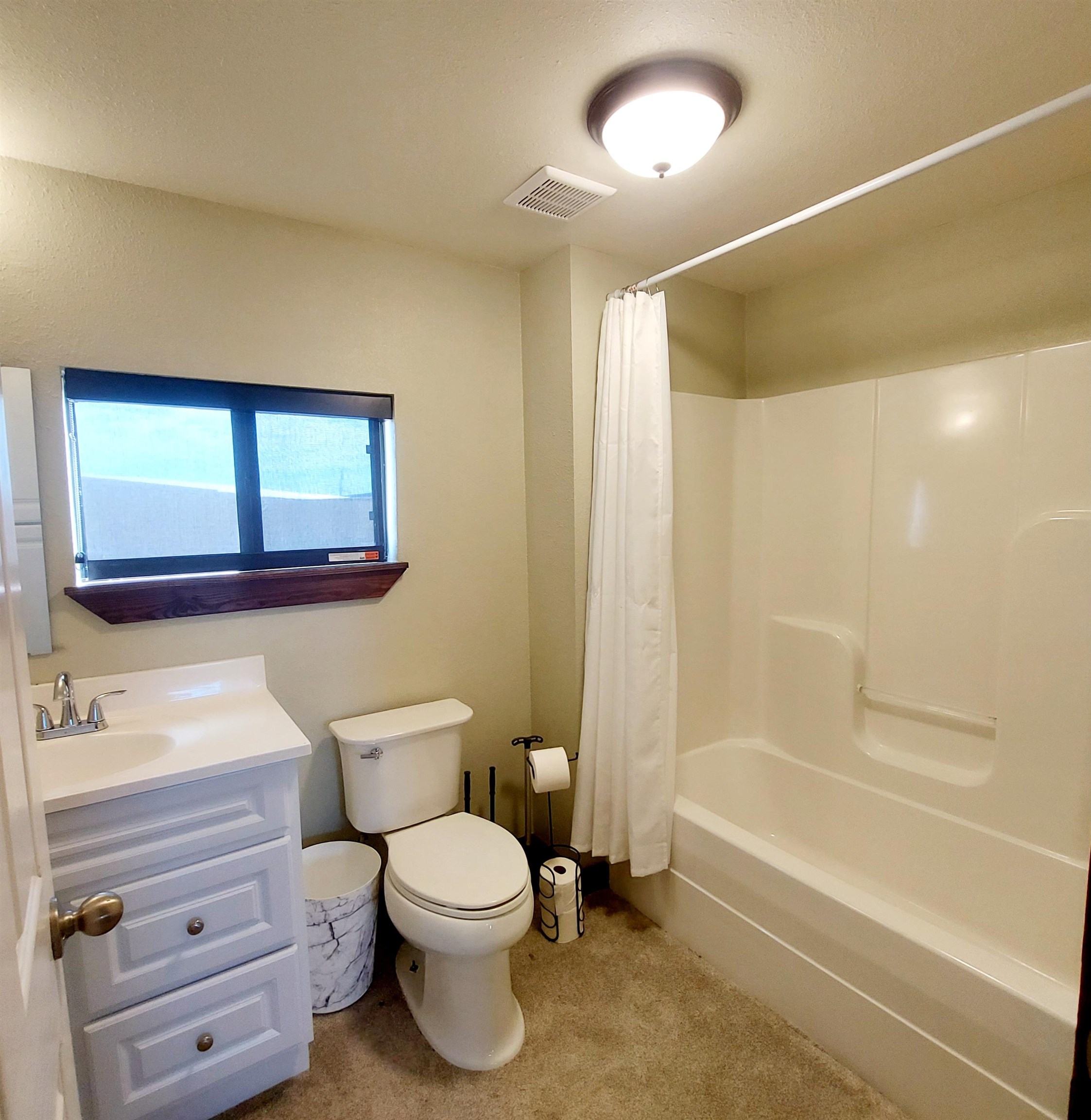 Image 38 of 50 For 95 Alamo  