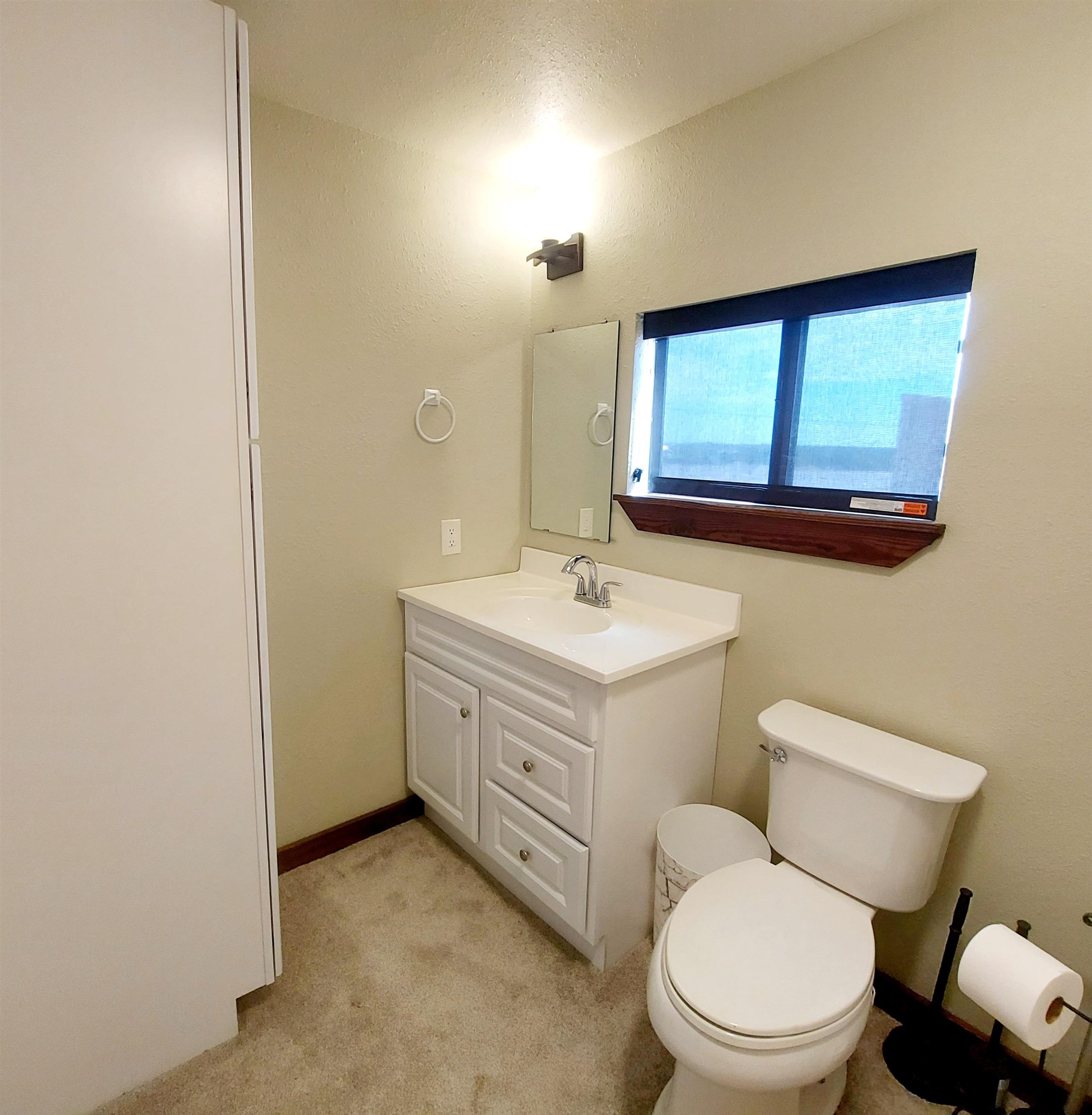 Image 39 of 50 For 95 Alamo  