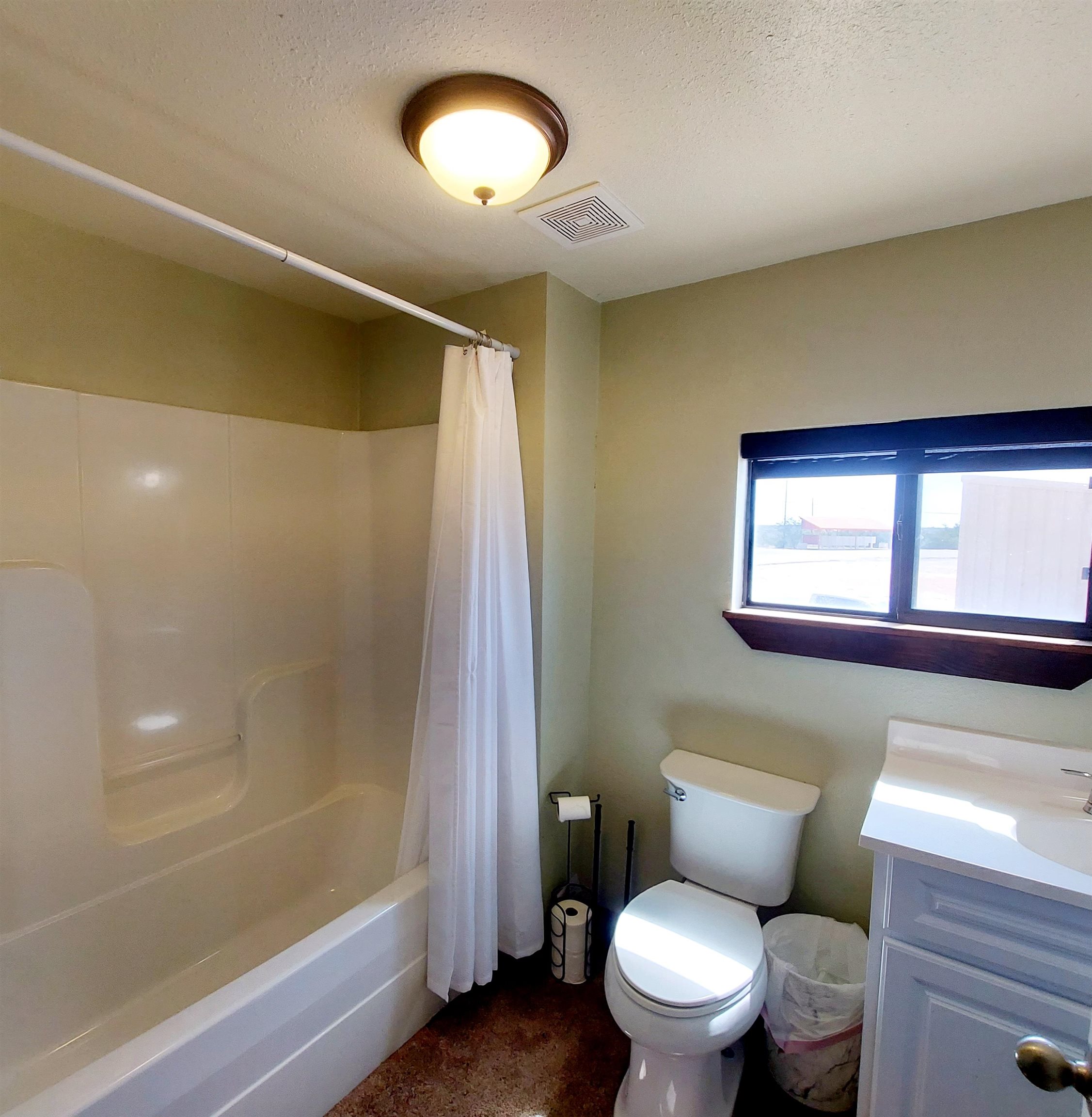 Image 43 of 50 For 95 Alamo  