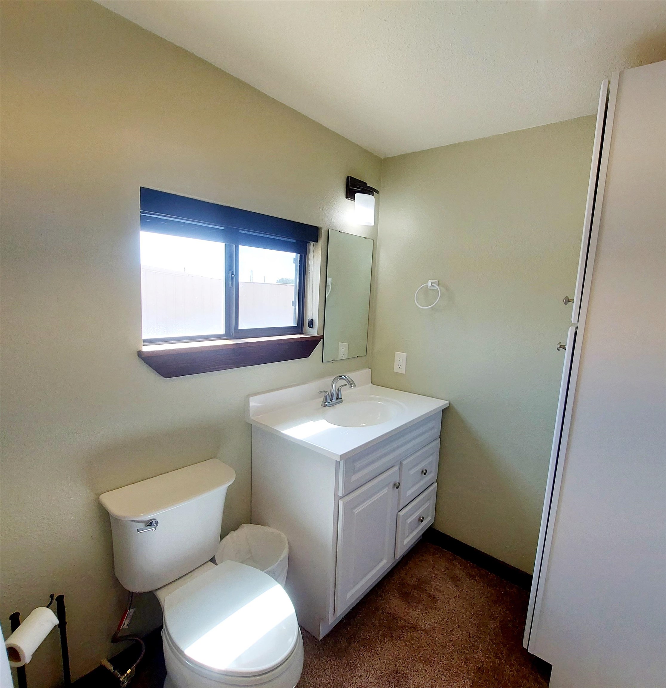 Image 44 of 50 For 95 Alamo  