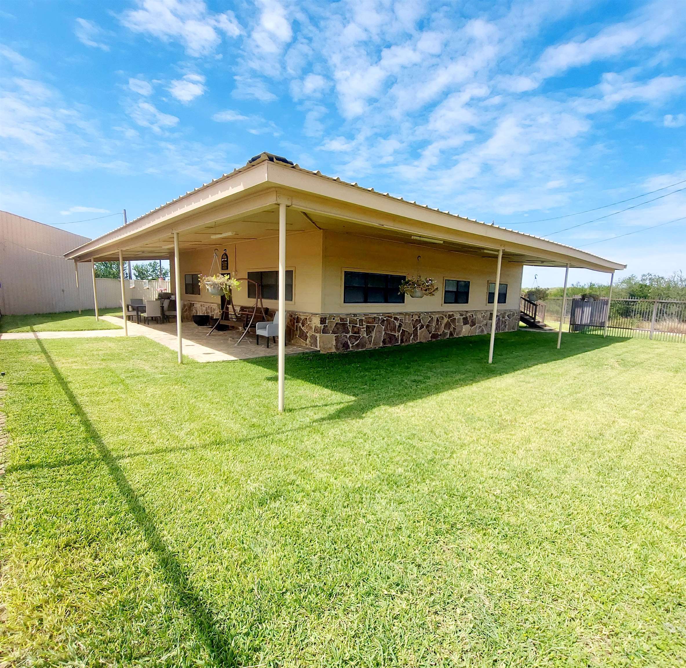 Image 5 of 50 For 95 Alamo  