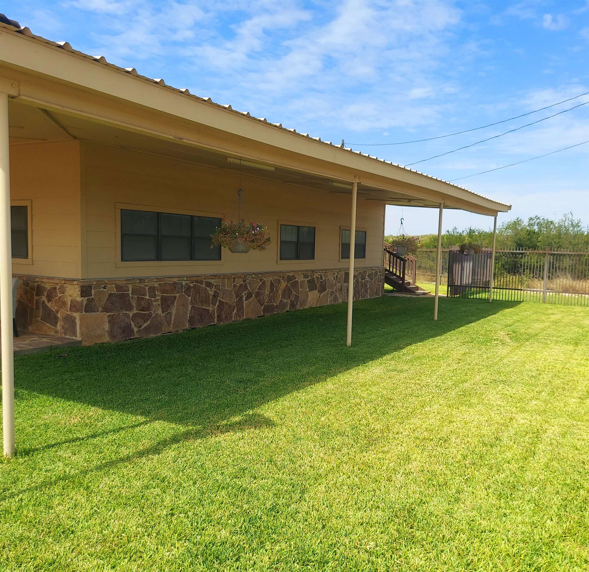 Image 6 of 50 For 95 Alamo  