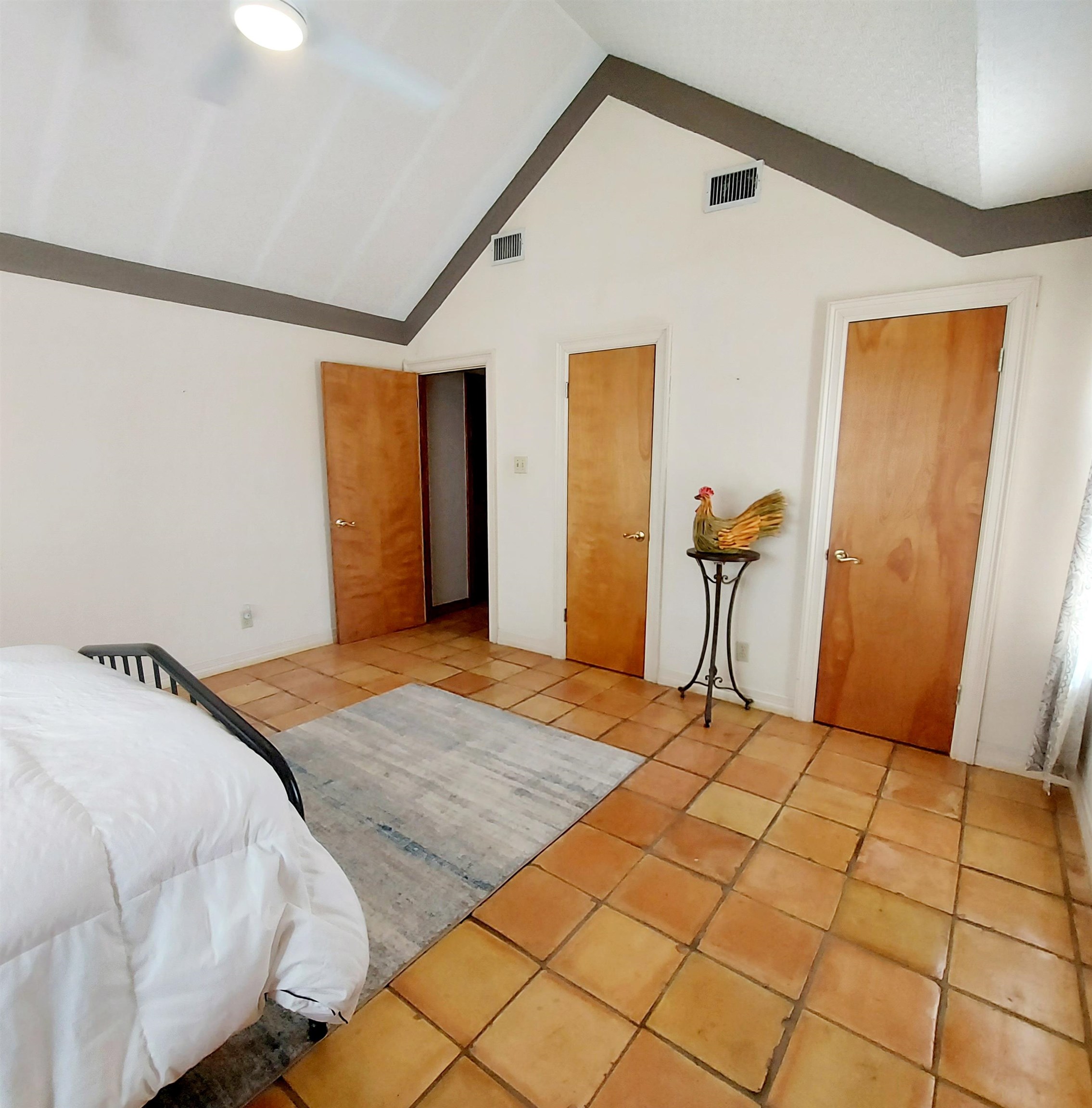 Image 21 of 50 For 585 Palomino