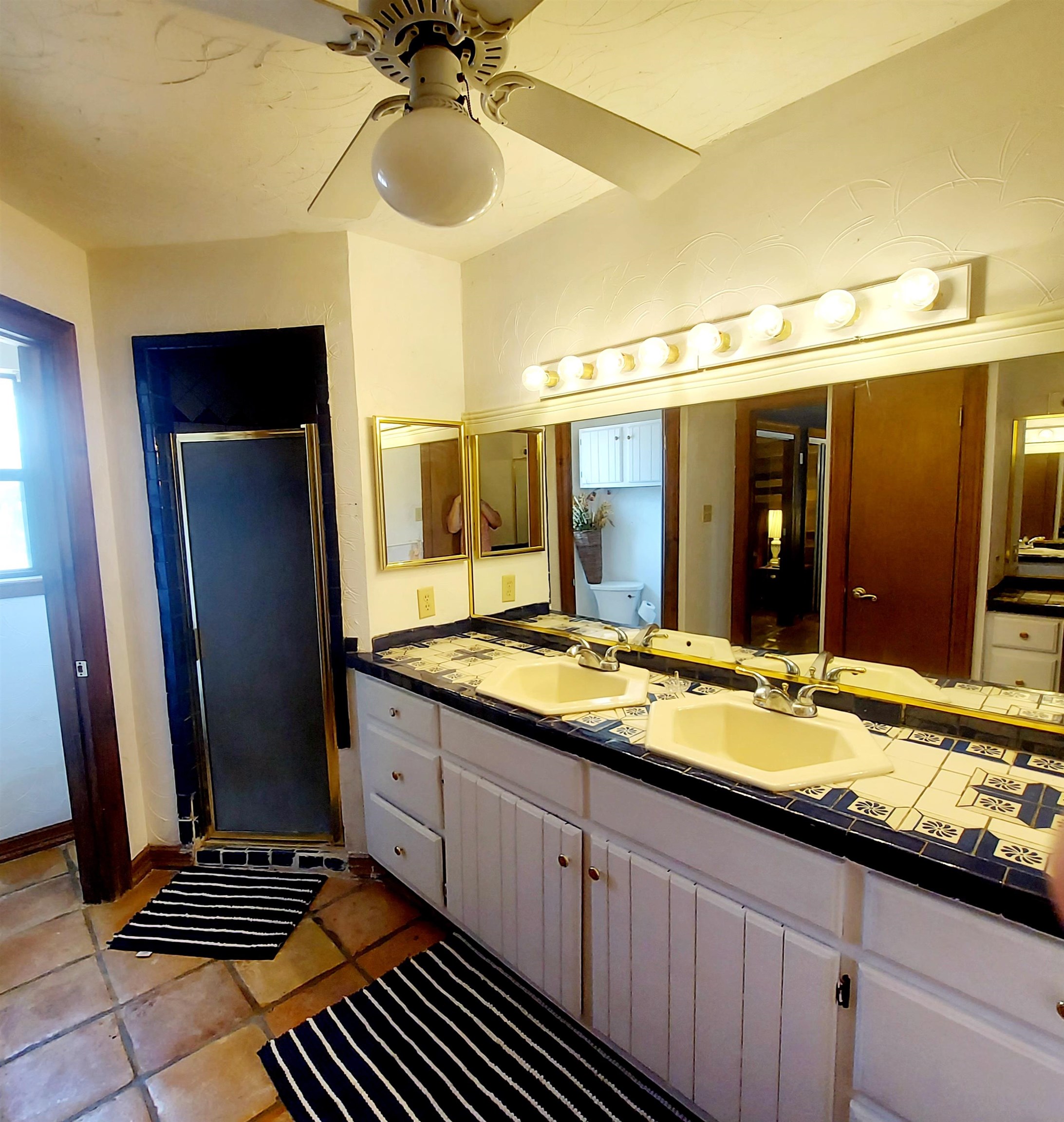 Image 29 of 50 For 585 Palomino