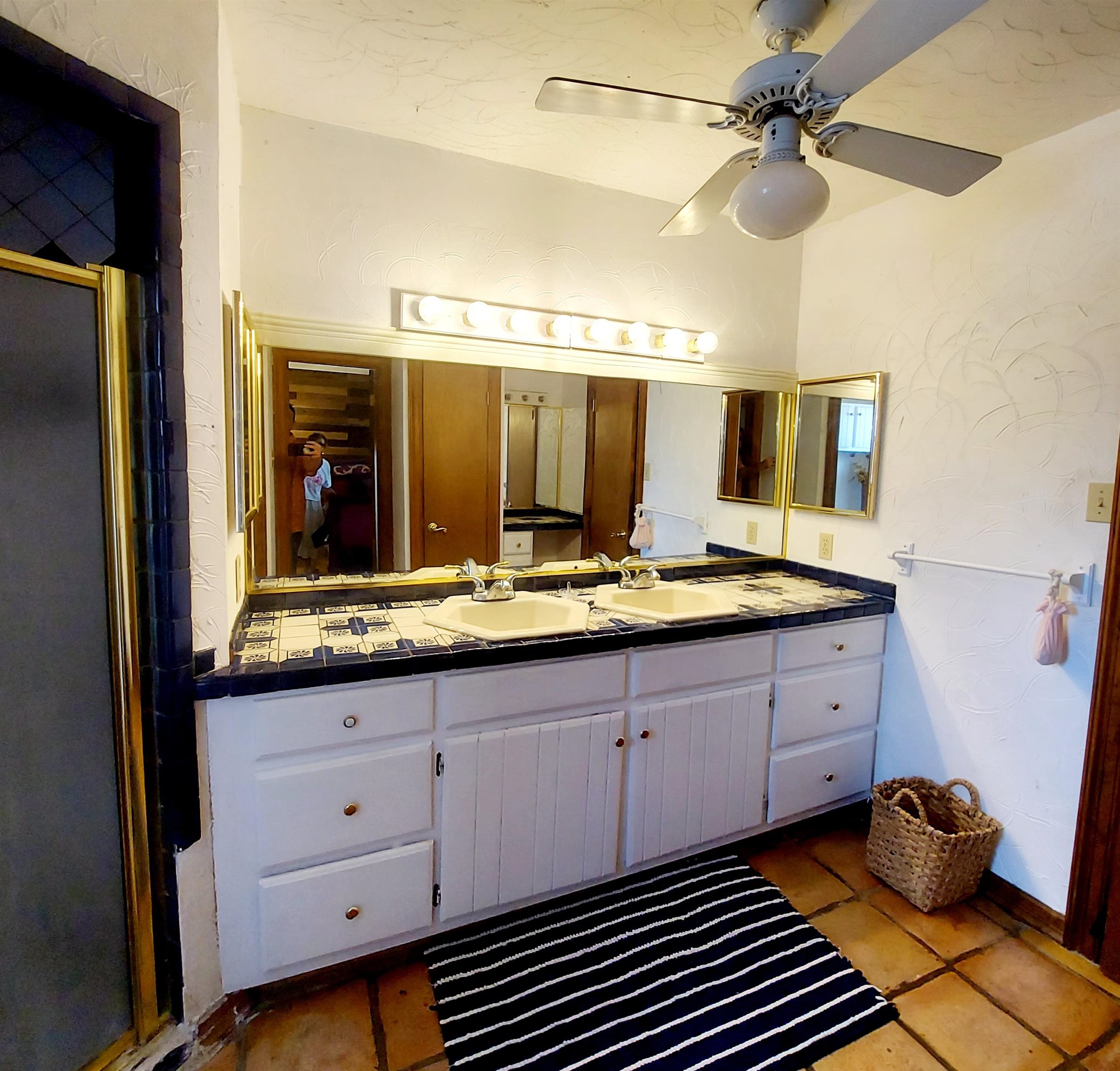 Image 31 of 50 For 585 Palomino