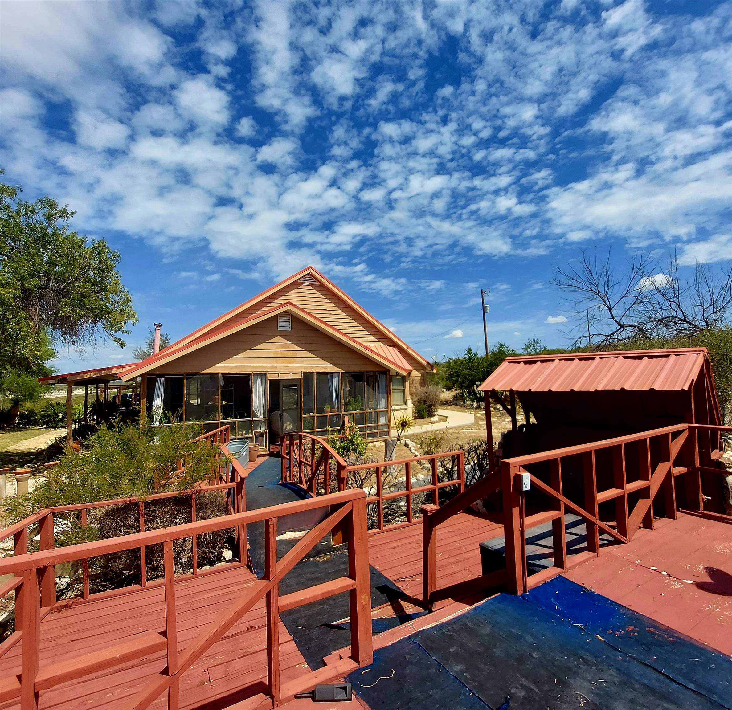 Image 36 of 50 For 585 Palomino