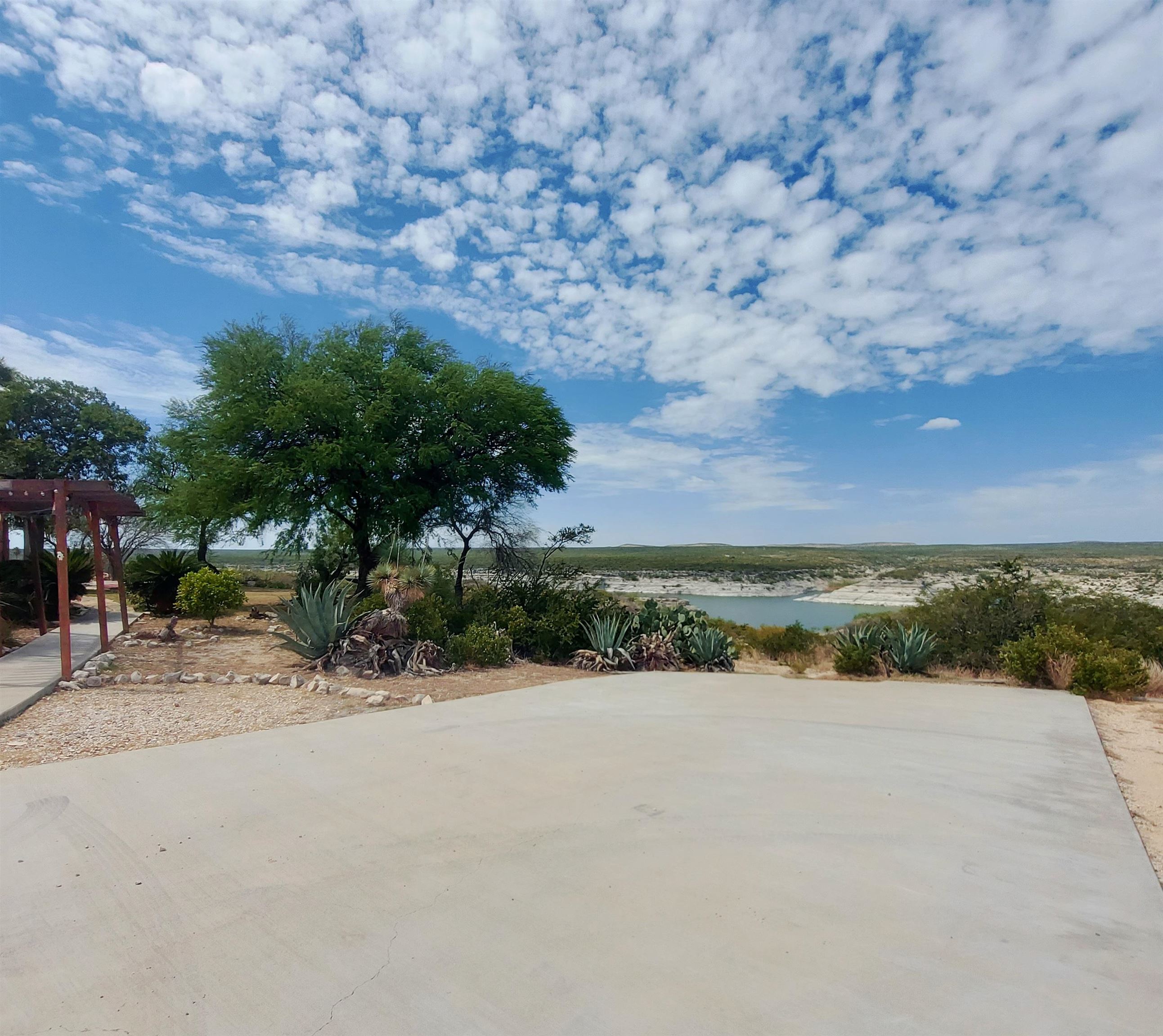 Image 41 of 50 For 585 Palomino