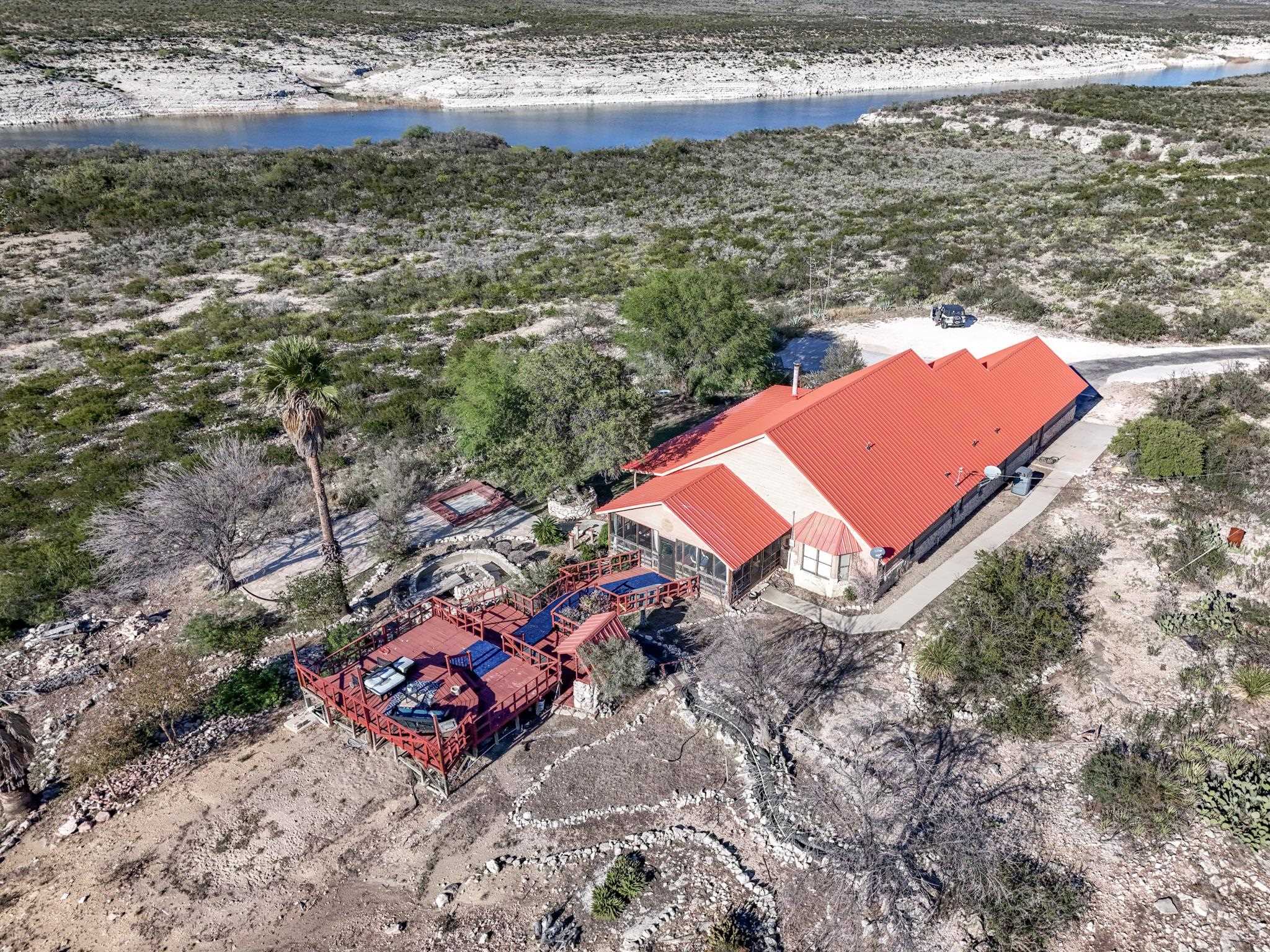 Image 42 of 50 For 585 Palomino