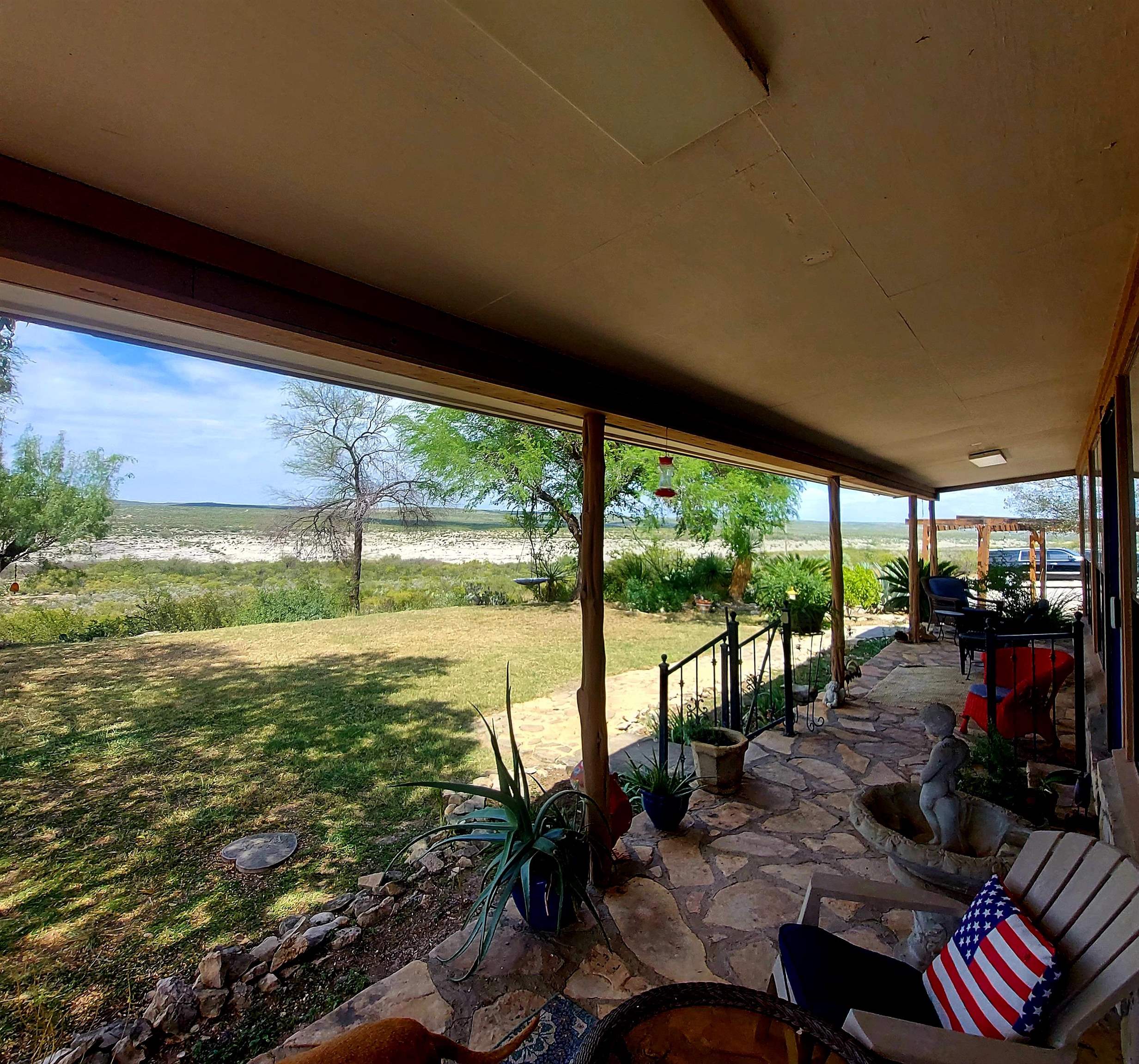 Image 5 of 50 For 585 Palomino