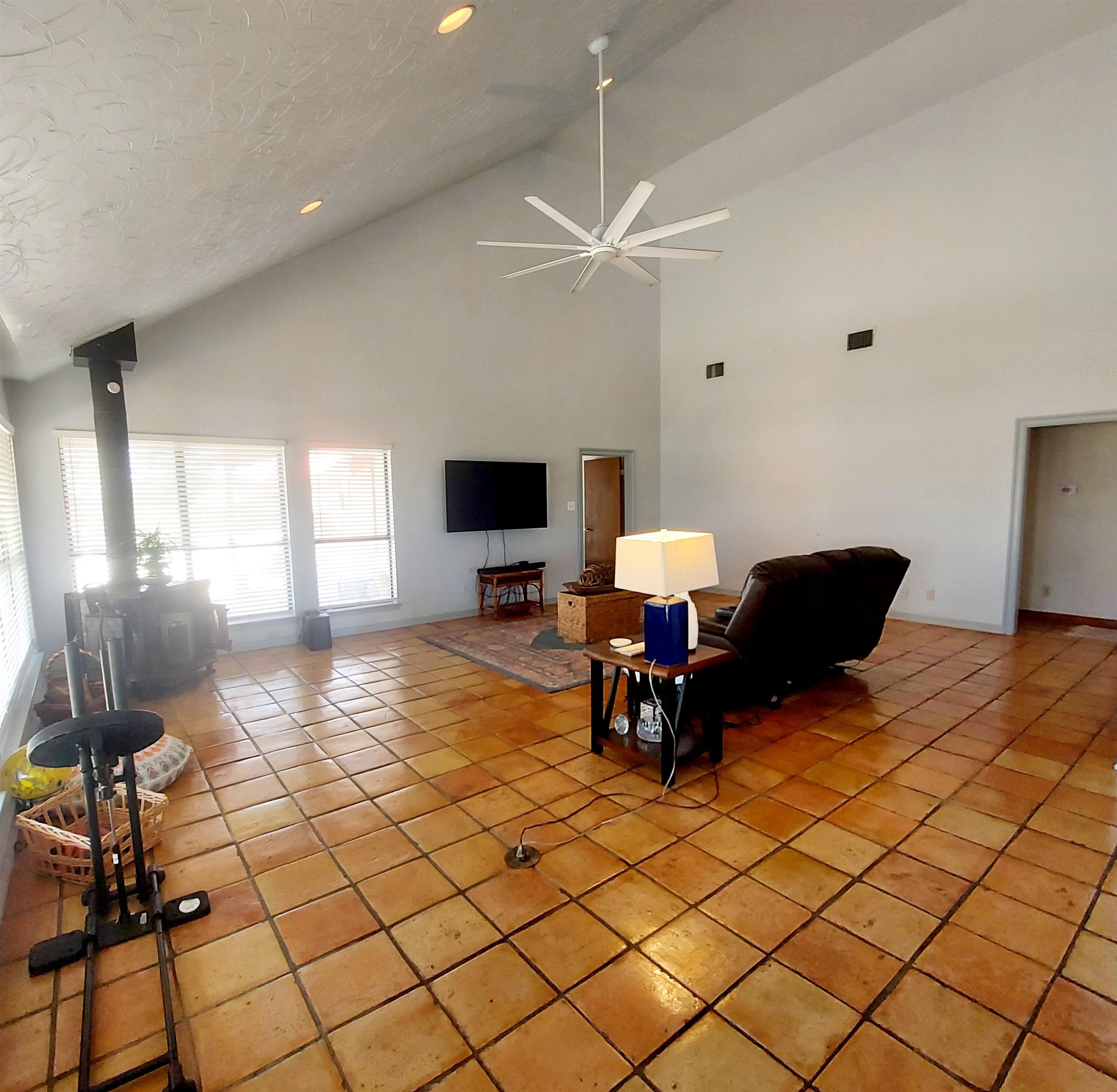 Image 6 of 50 For 585 Palomino