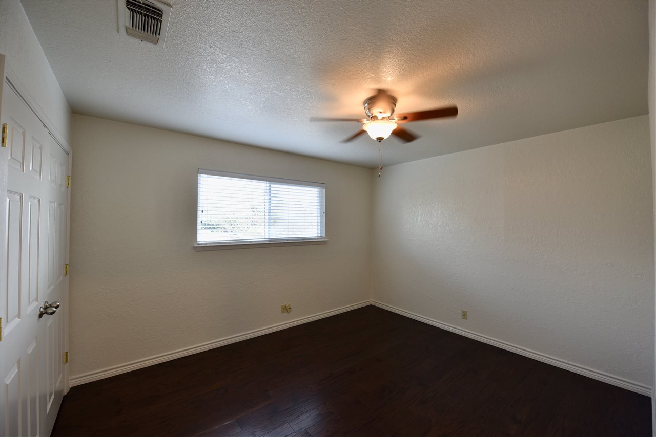 Image 11 of 21 For 113 B Rhonda Drive