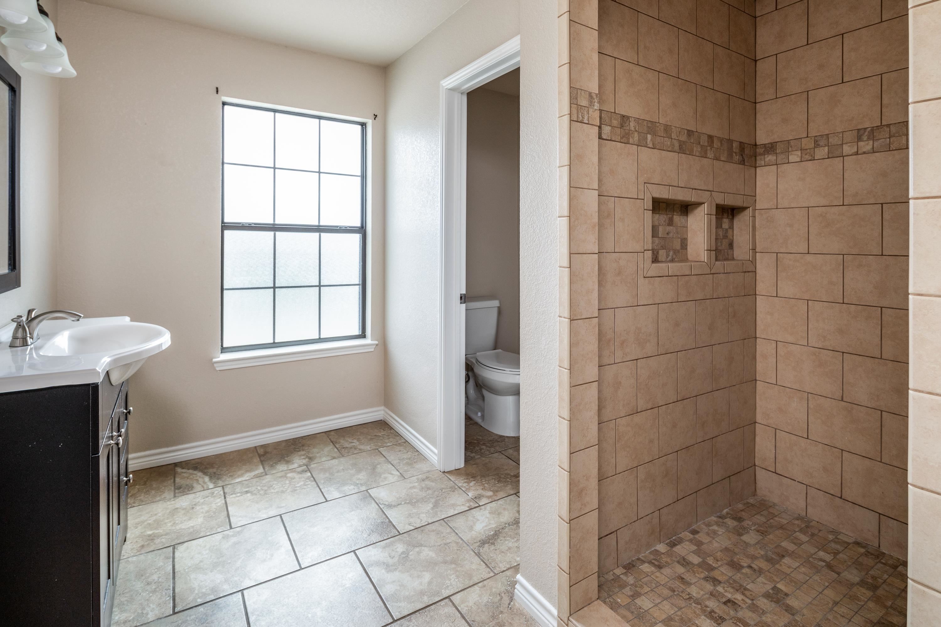 Image 11 of 13 For 1305 Kings