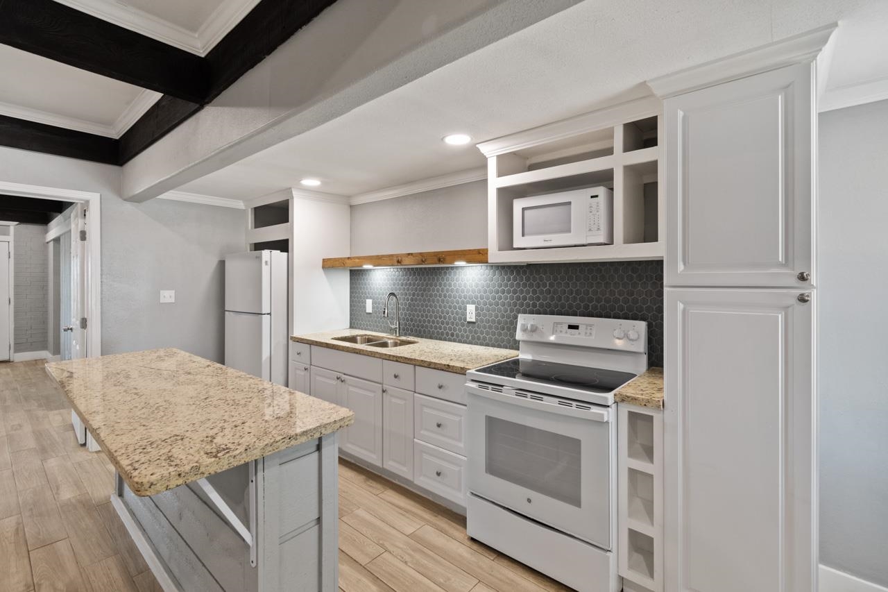 Image 5 of 9 For 11207 Us Hwy 90 Unit A2 W