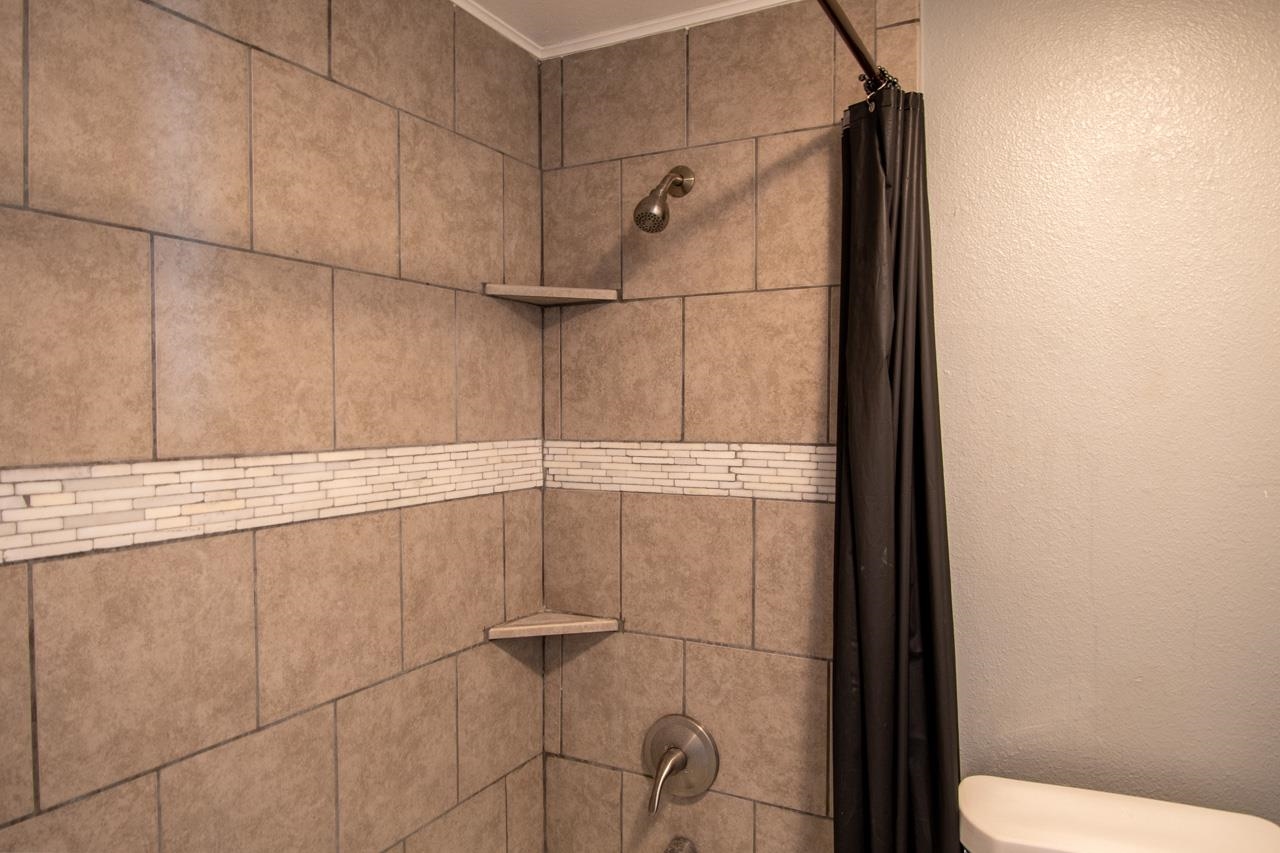 Image 9 of 9 For 11207 Us Hwy 90 Unit A2 W