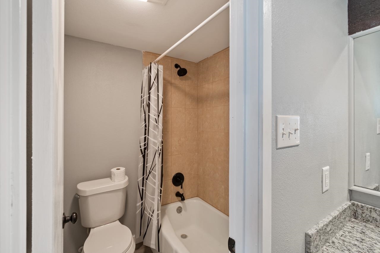 Image 5 of 8 For 11207 Us Hwy 90 Unit B3 W