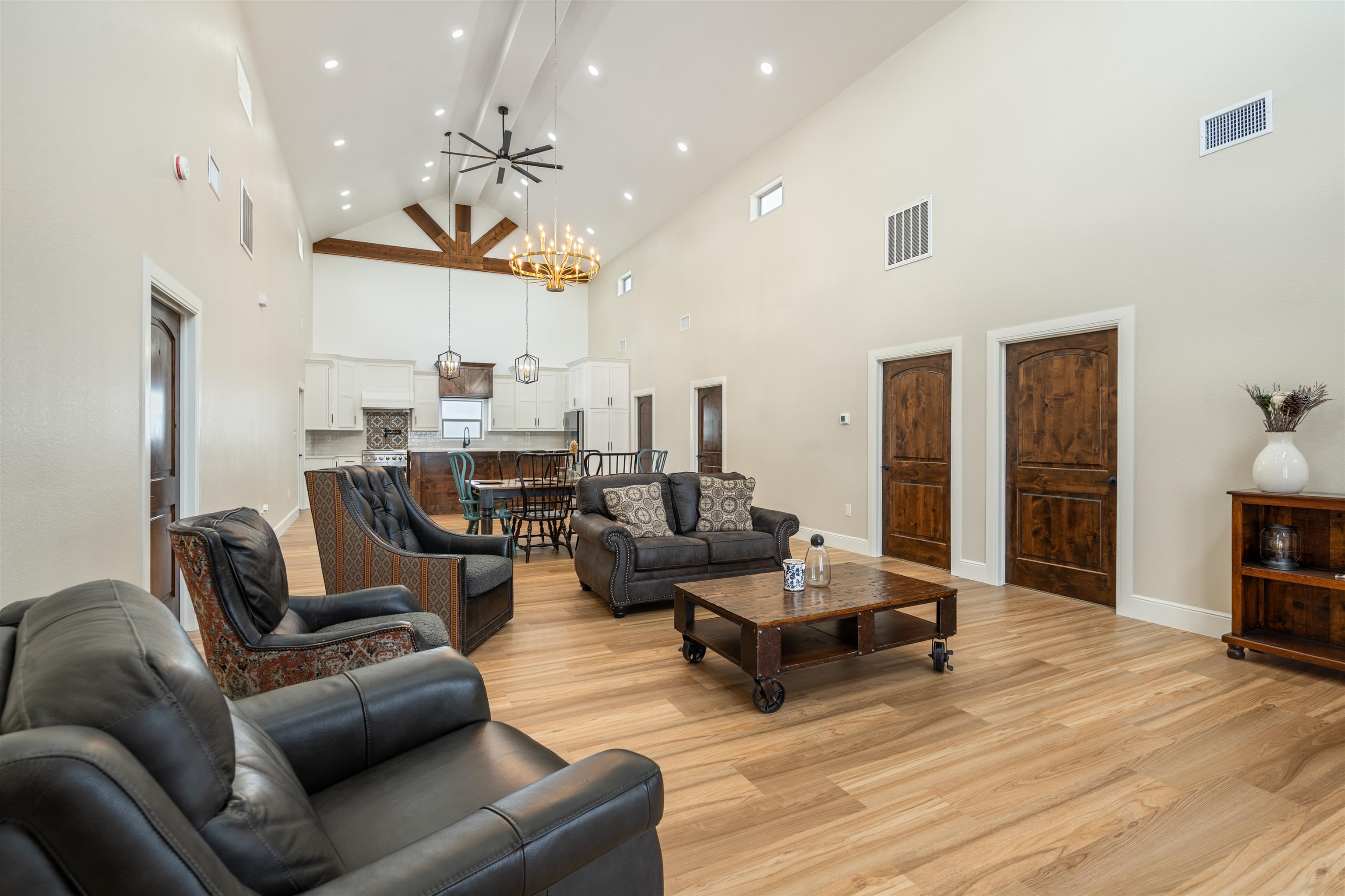 Image 11 of 50 For 1679 Kelley Ranch Road