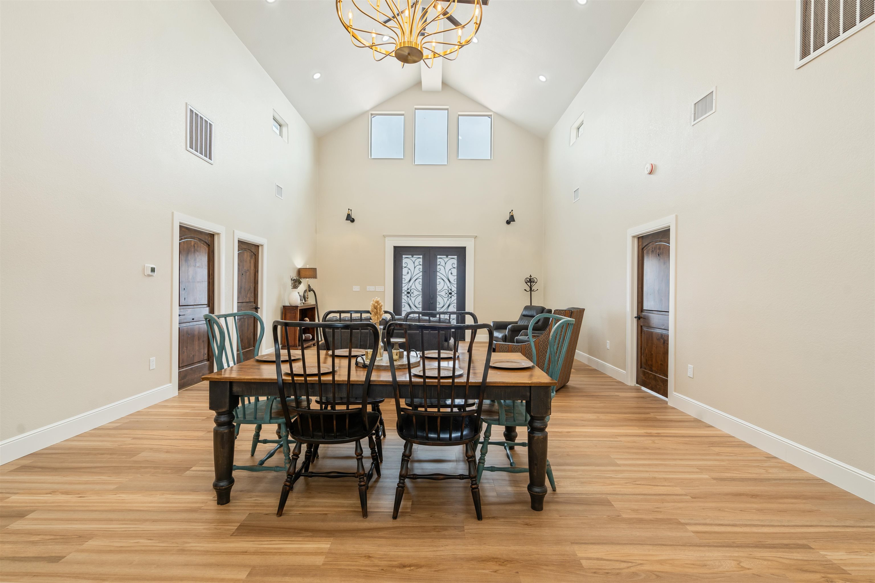 Image 15 of 50 For 1679 Kelley Ranch Road