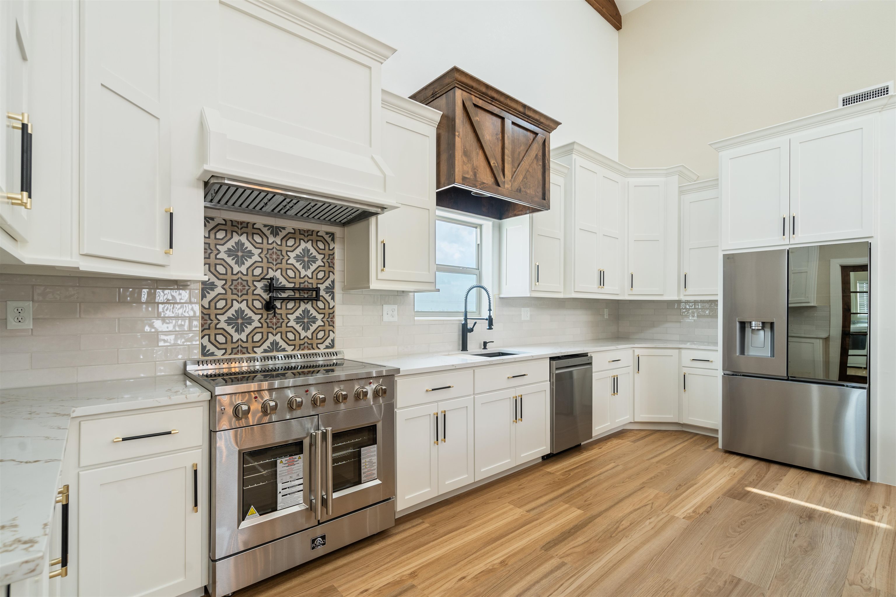 Image 18 of 50 For 1679 Kelley Ranch Road