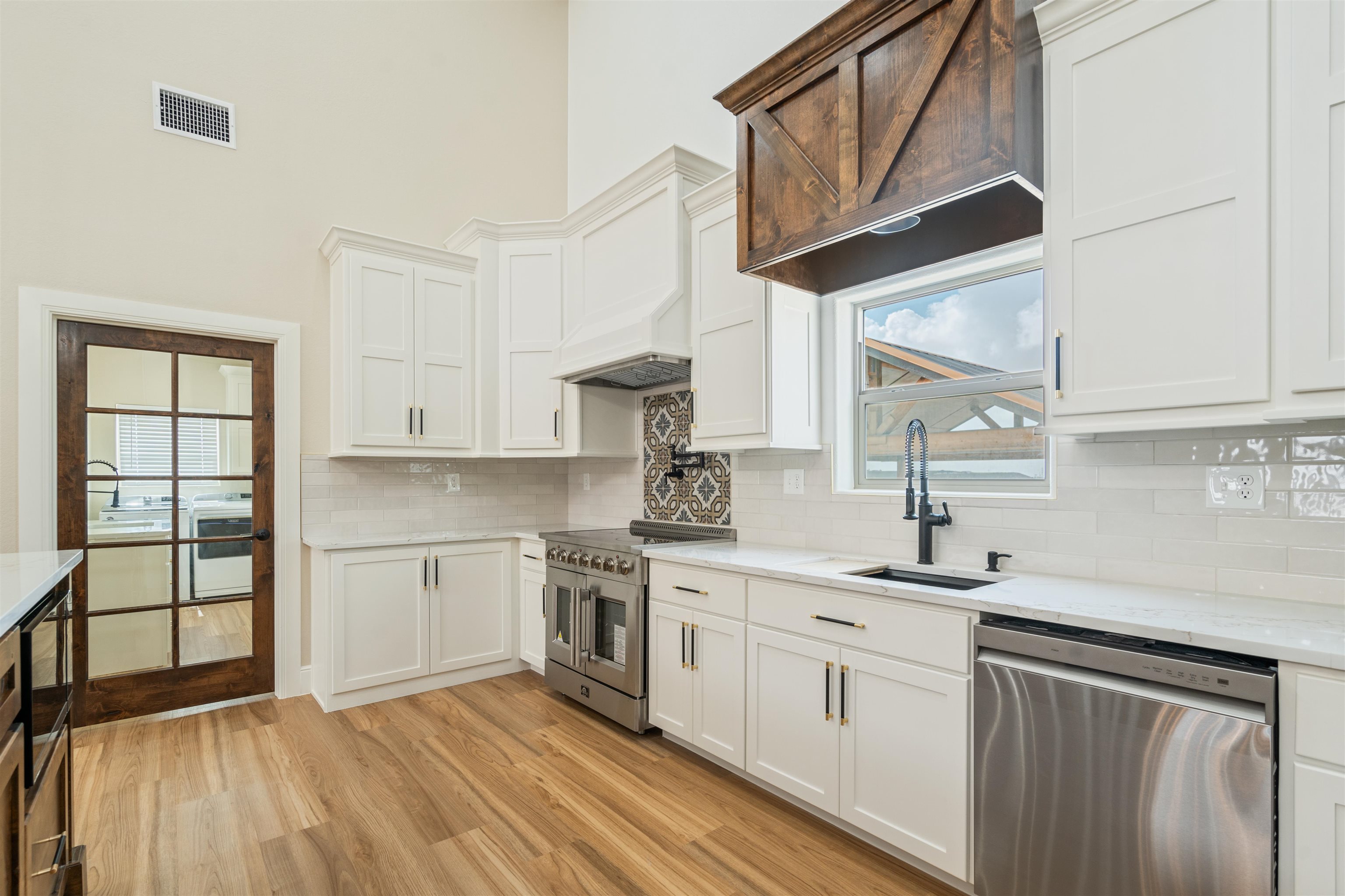 Image 22 of 50 For 1679 Kelley Ranch Road