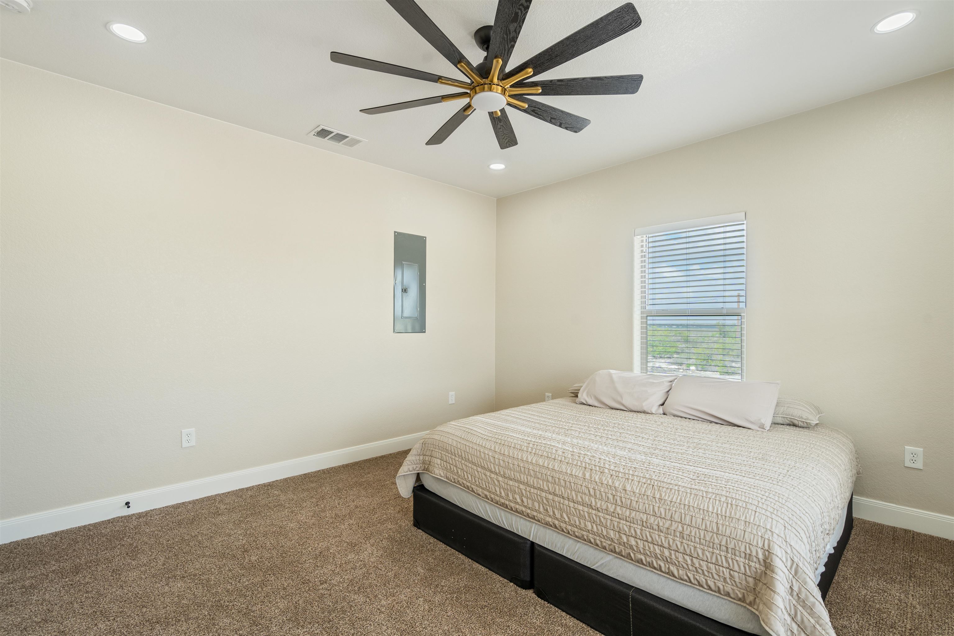 Image 41 of 50 For 1679 Kelley Ranch Road