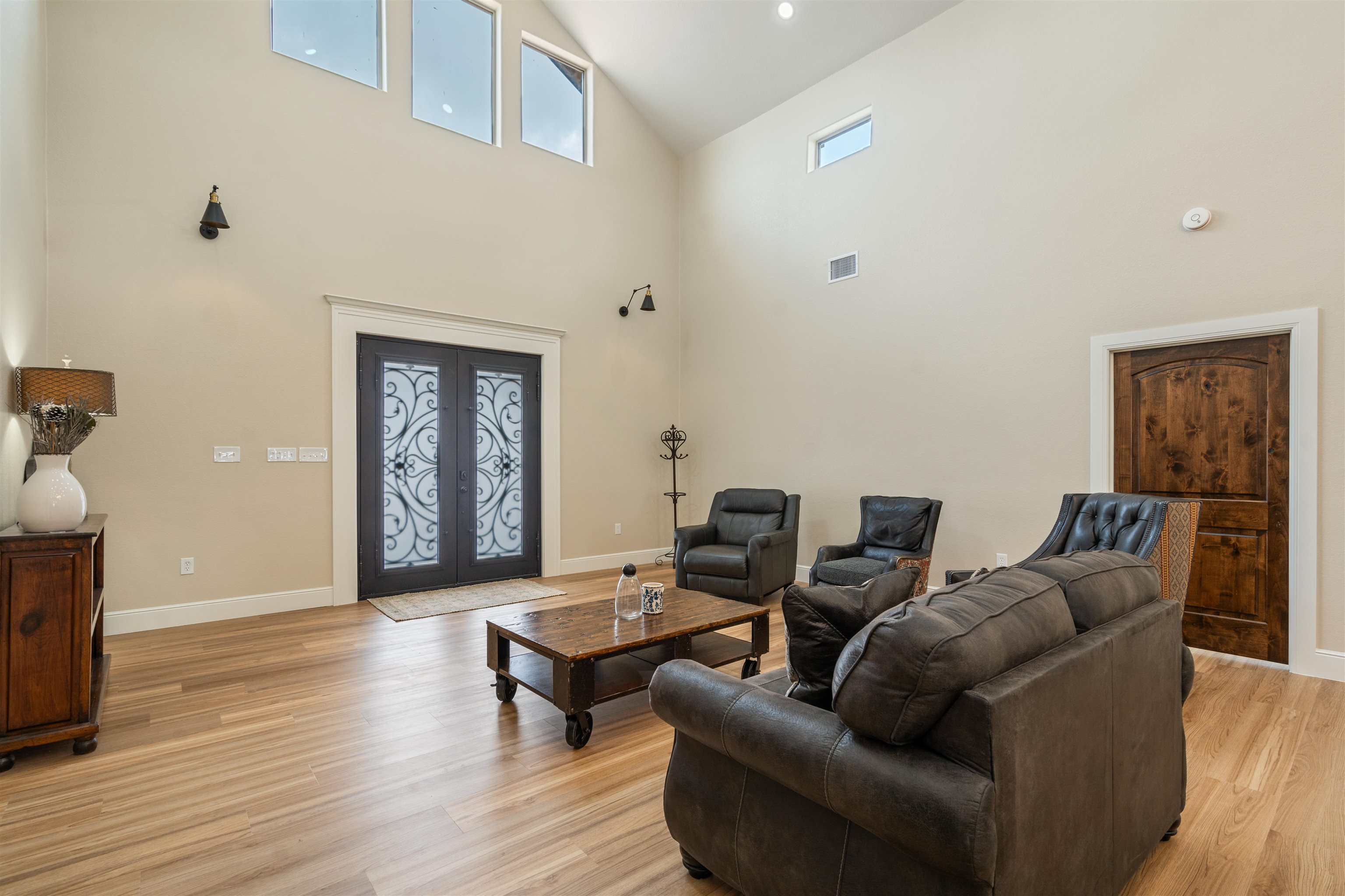 Image 9 of 50 For 1679 Kelley Ranch Road