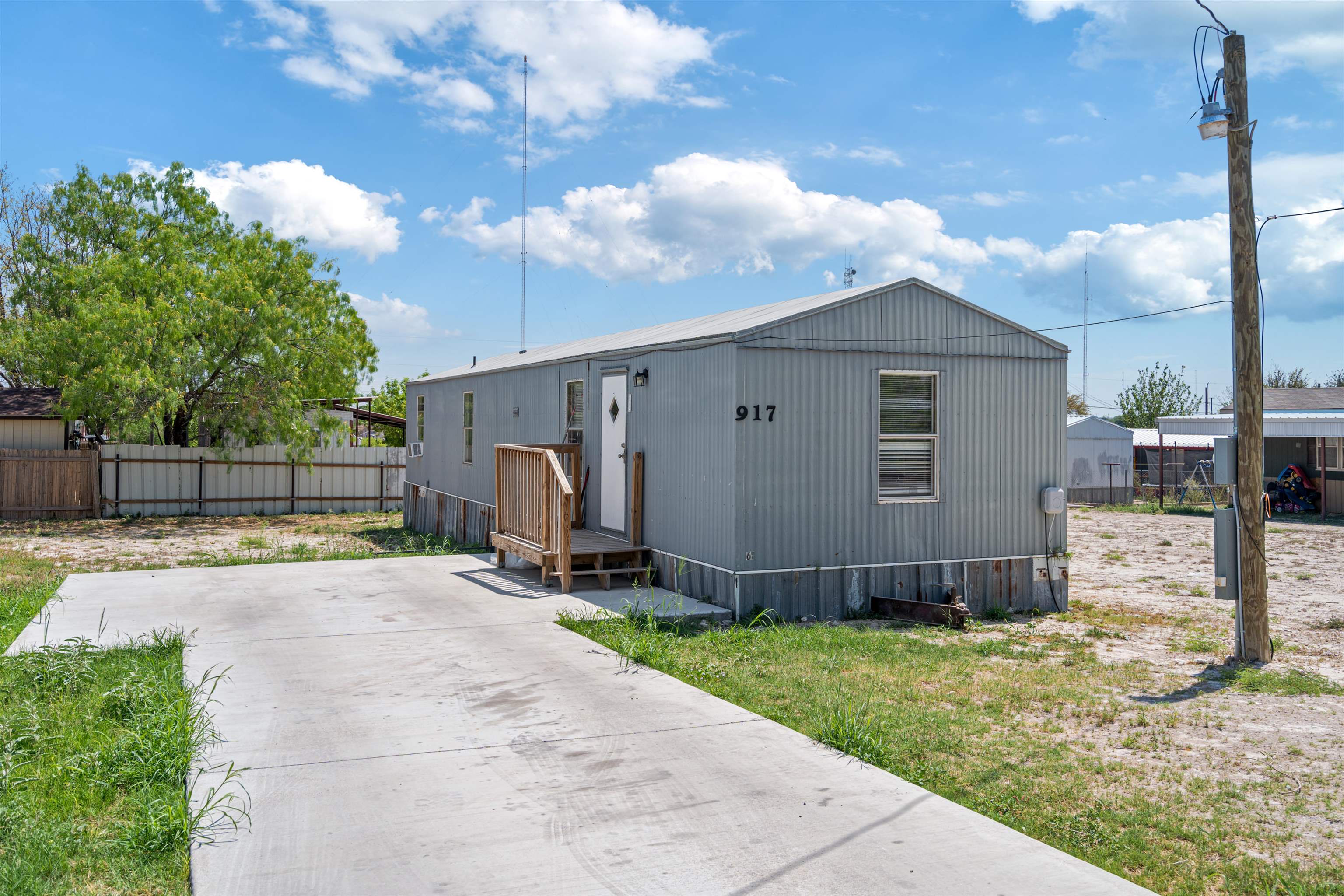 Details for 917 De La Rosa E, Del Rio, TX 78840