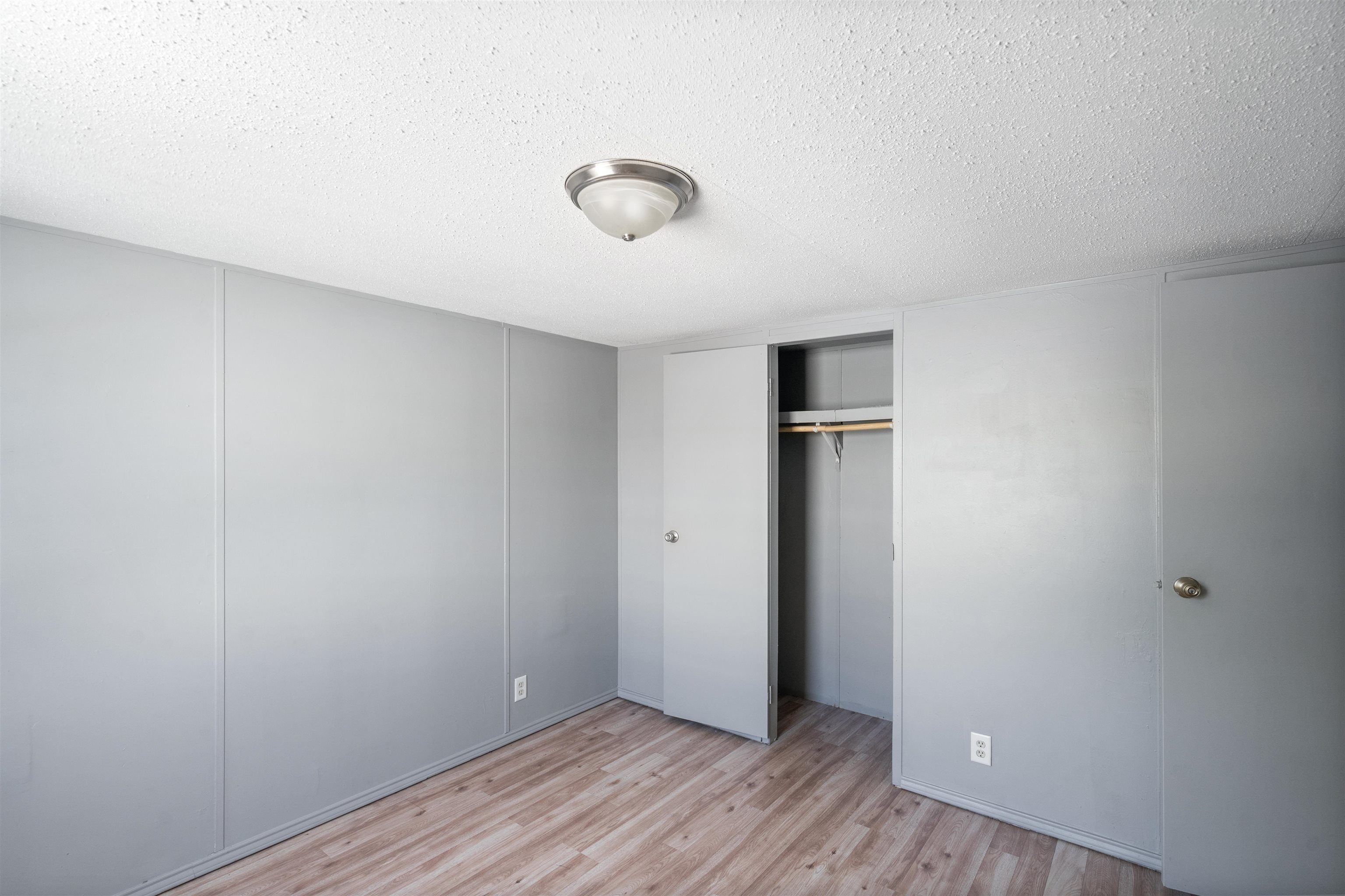 Image 13 of 14 For 917 De La Rosa E