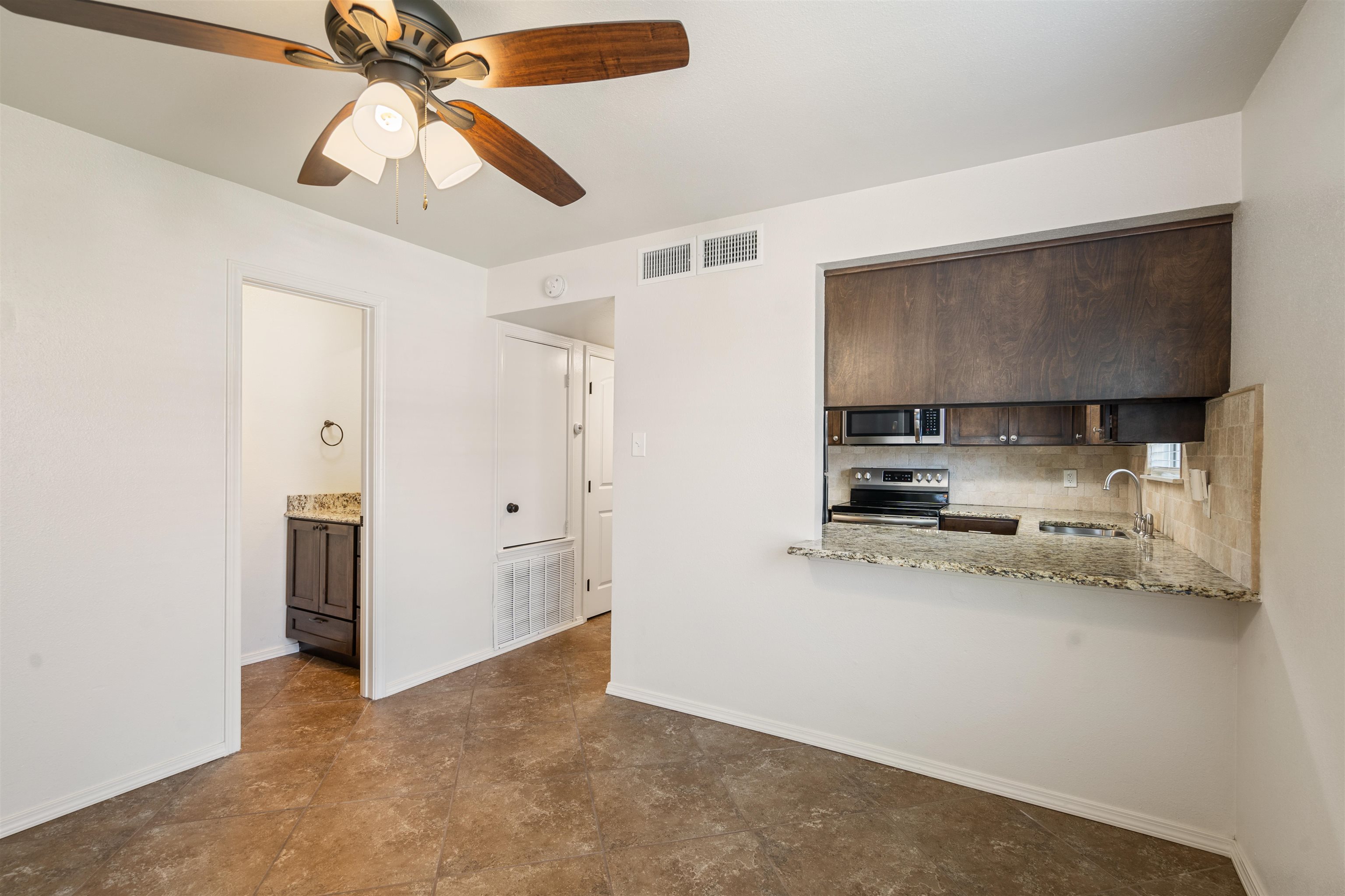 Image 5 of 23 For 111 A Rhonda Drive