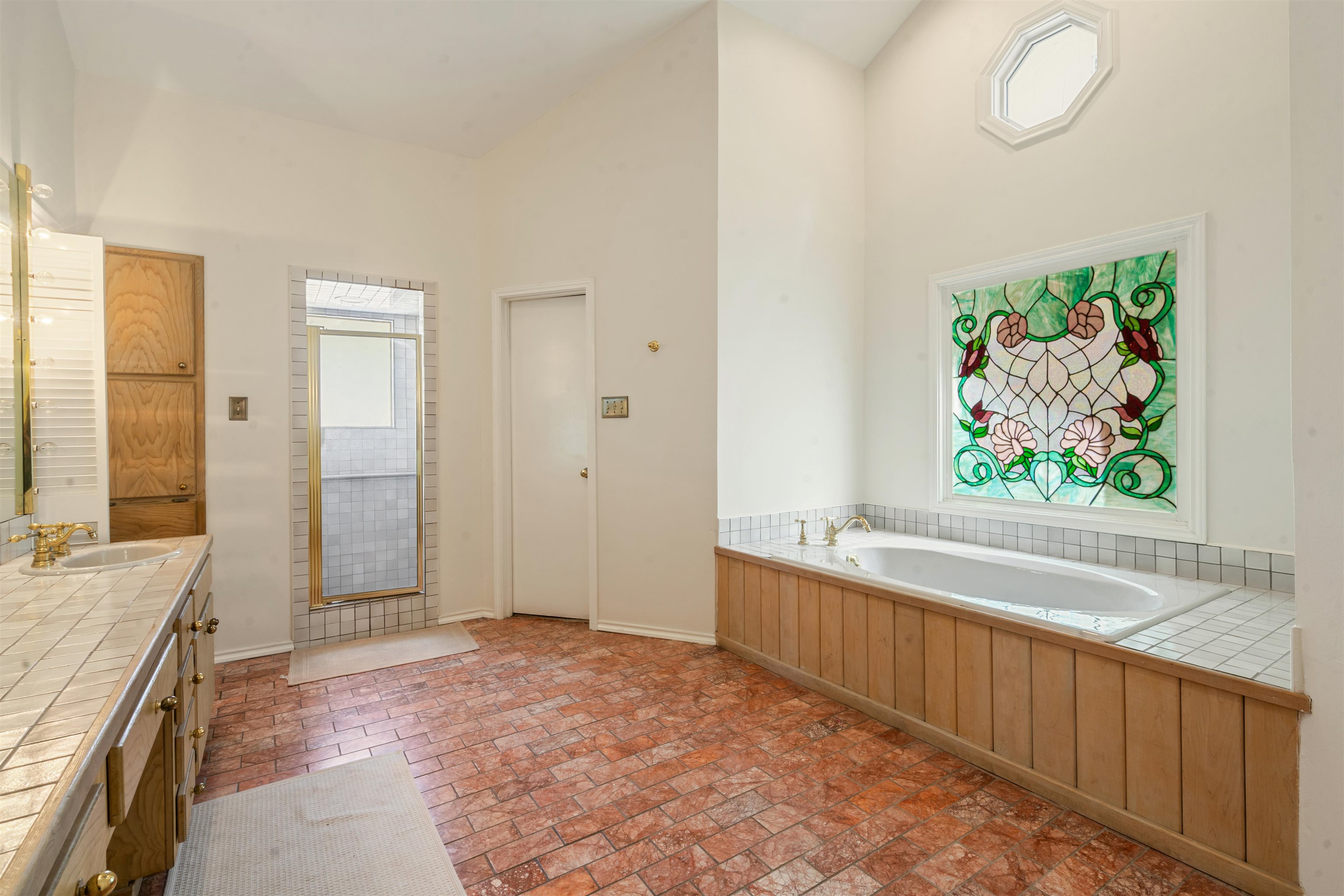 Image 22 of 50 For 106 Angela  