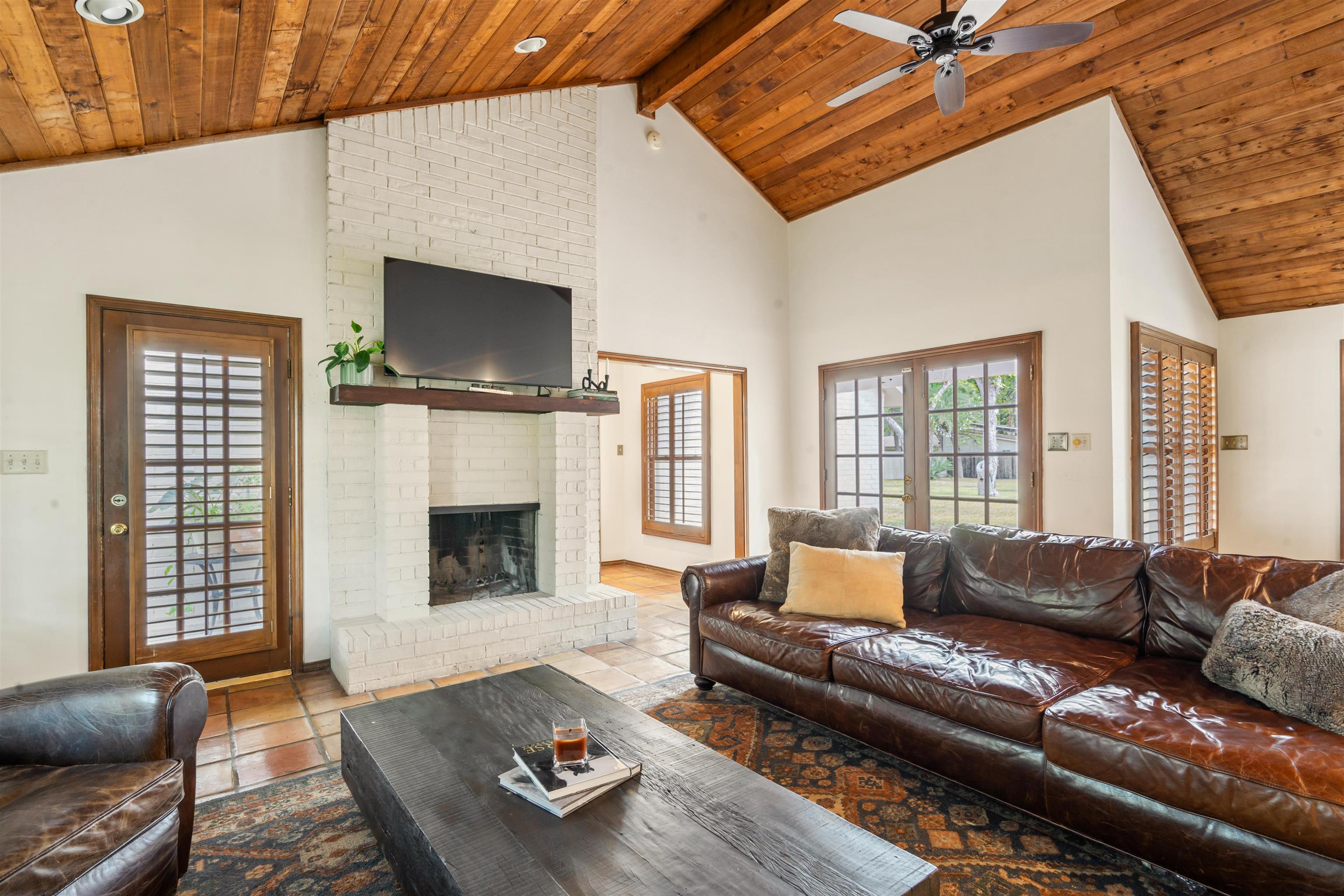 Image 36 of 50 For 106 Angela  