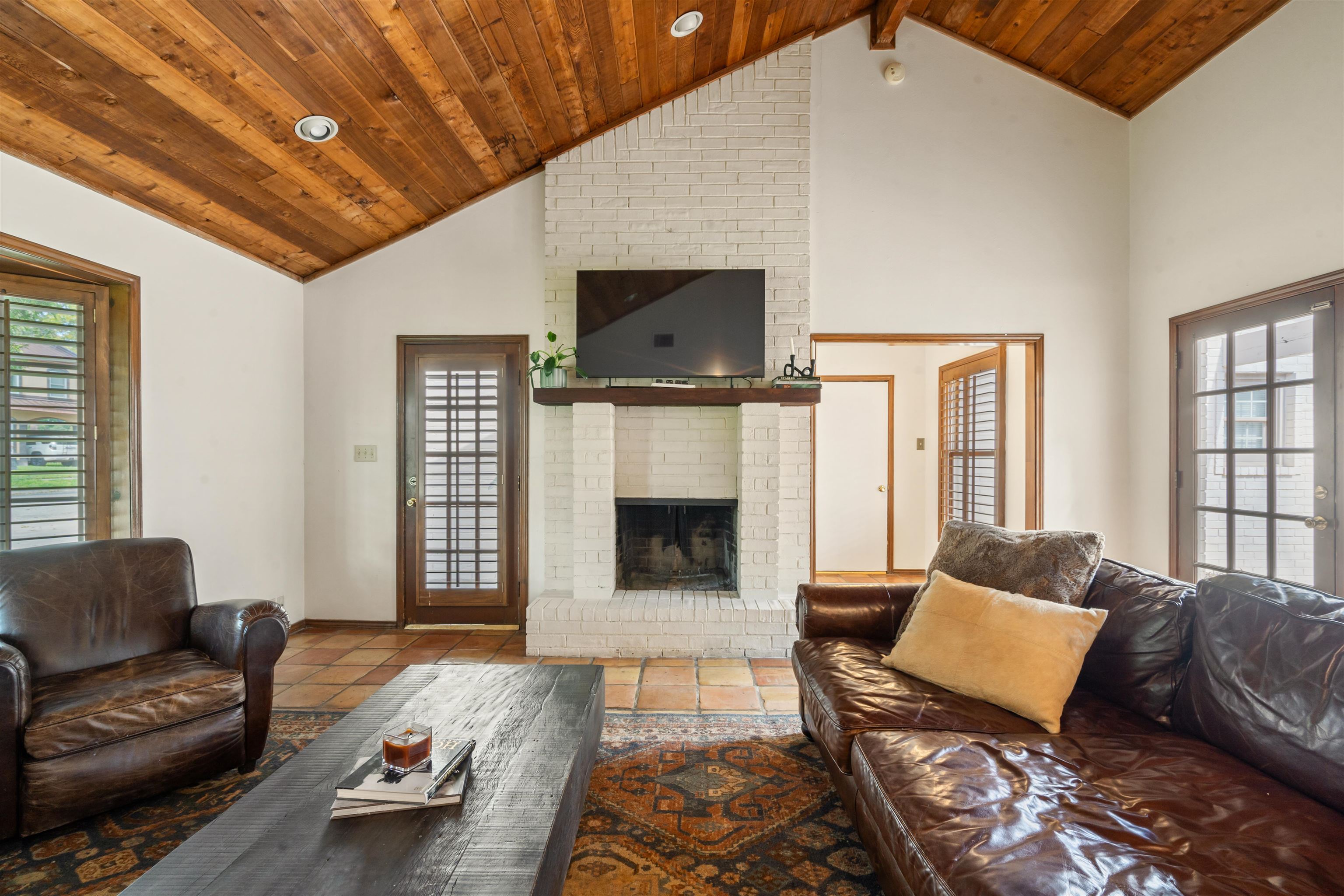 Image 37 of 50 For 106 Angela  