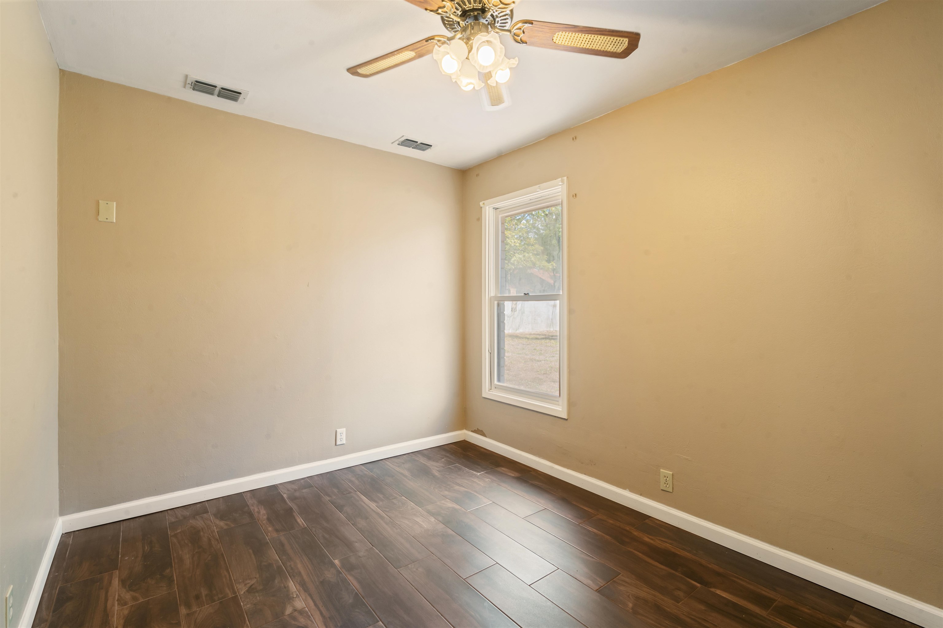 Image 41 of 50 For 106 Angela  