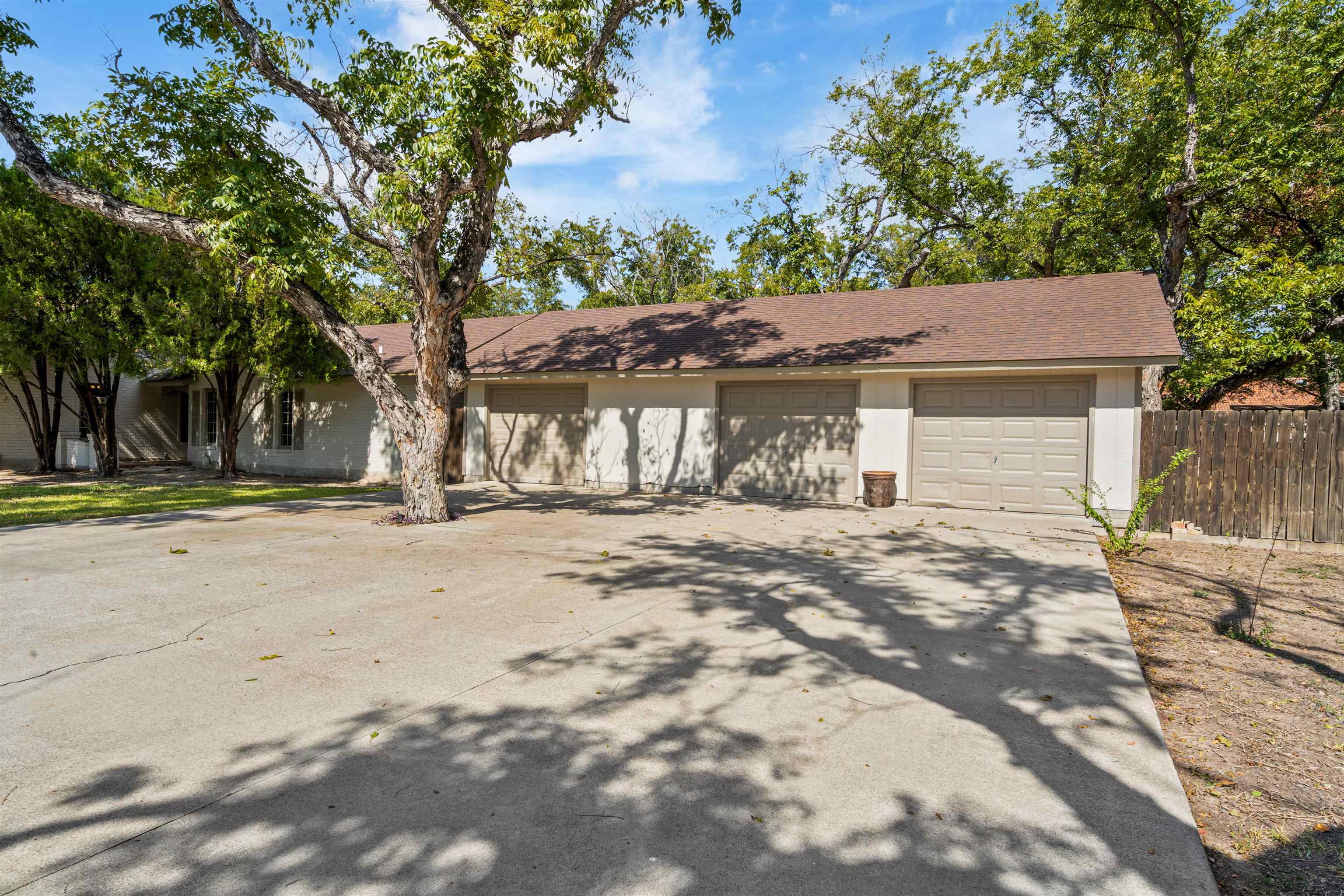 Image 7 of 50 For 106 Angela  