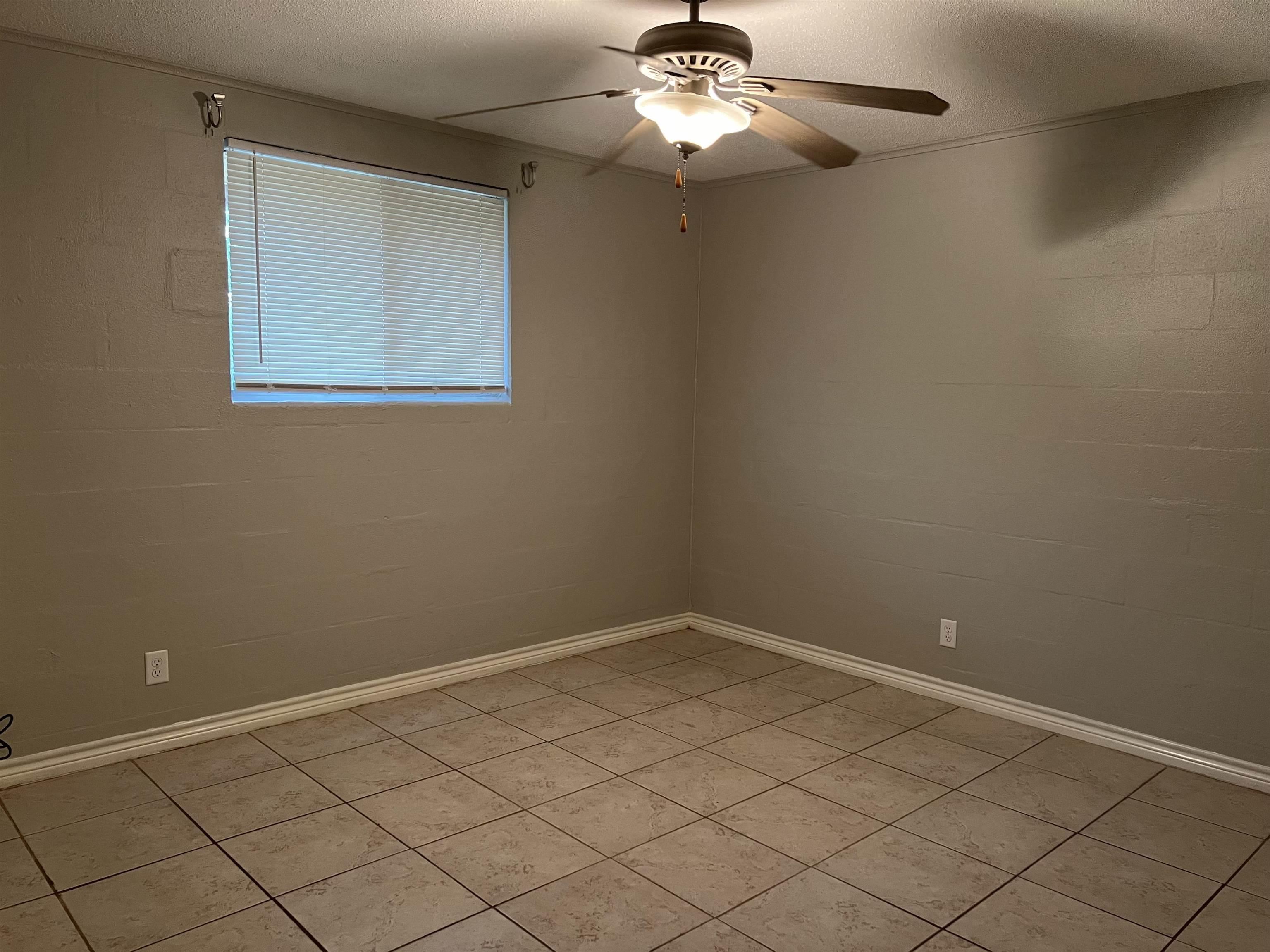 Image 10 of 13 For 710 Cantu Apt 118 W