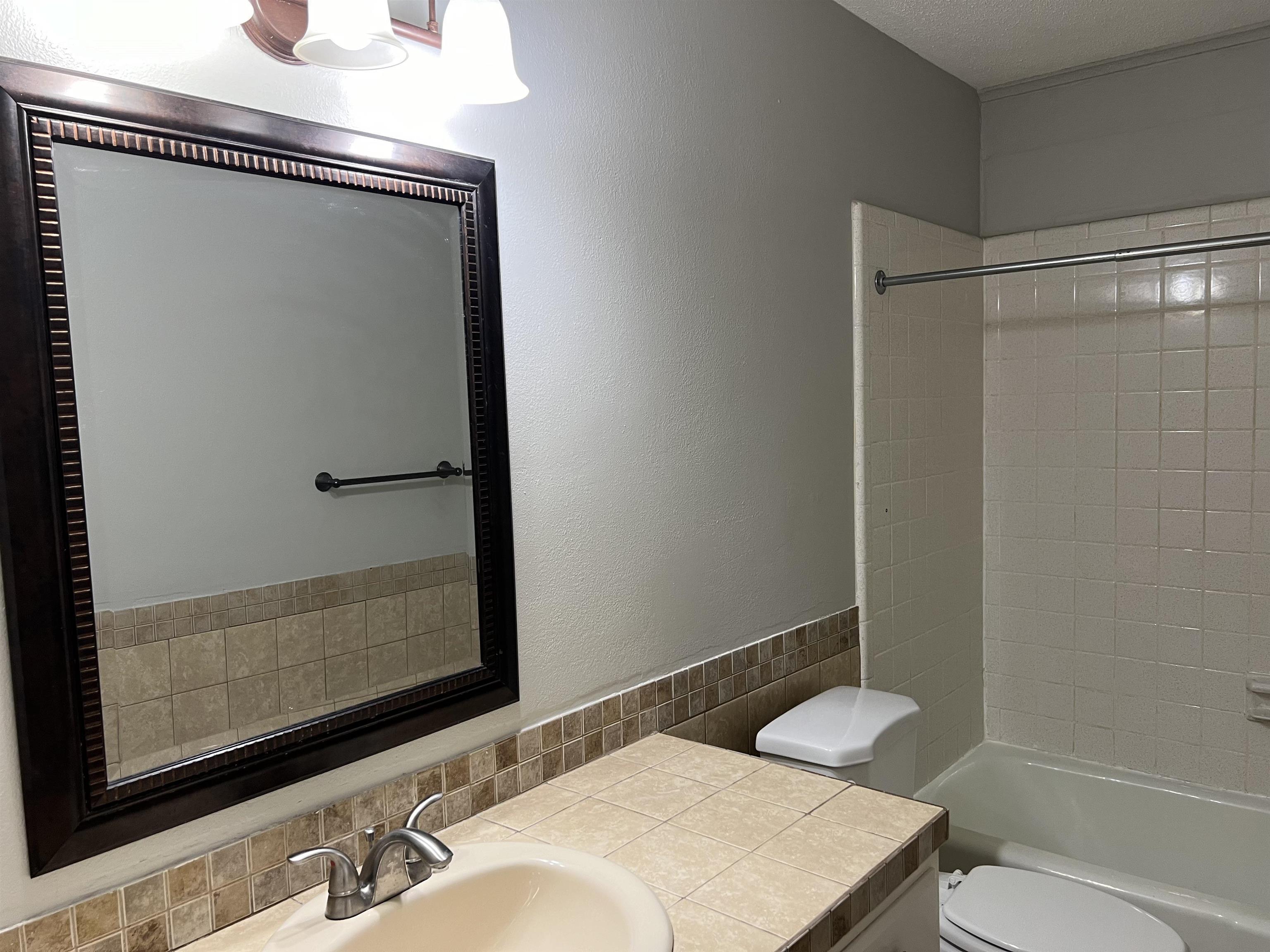 Image 12 of 13 For 710 Cantu Apt 118 W