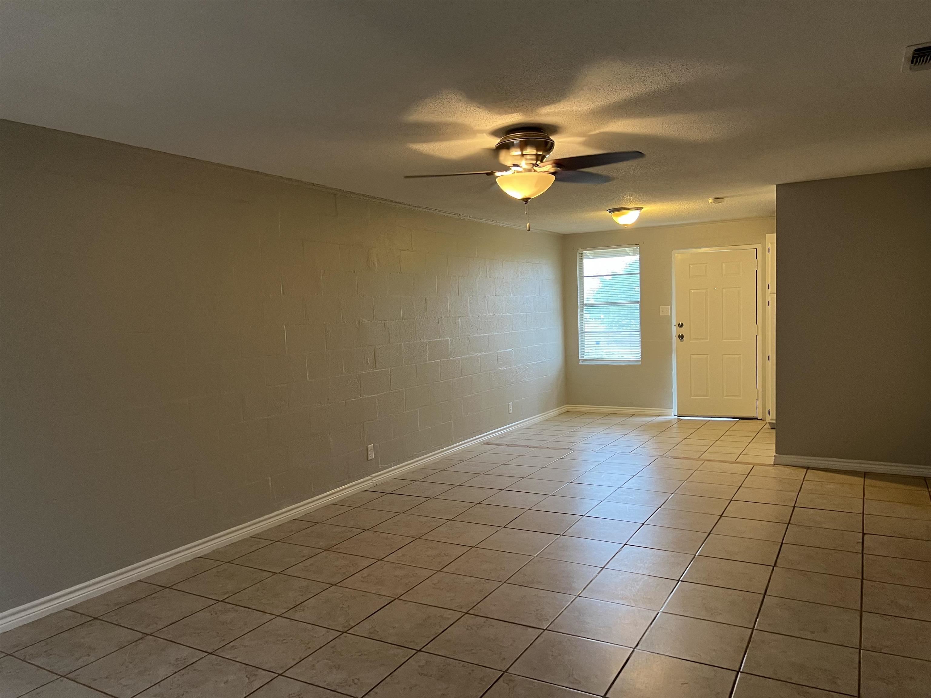 Image 7 of 13 For 710 Cantu Apt 118 W