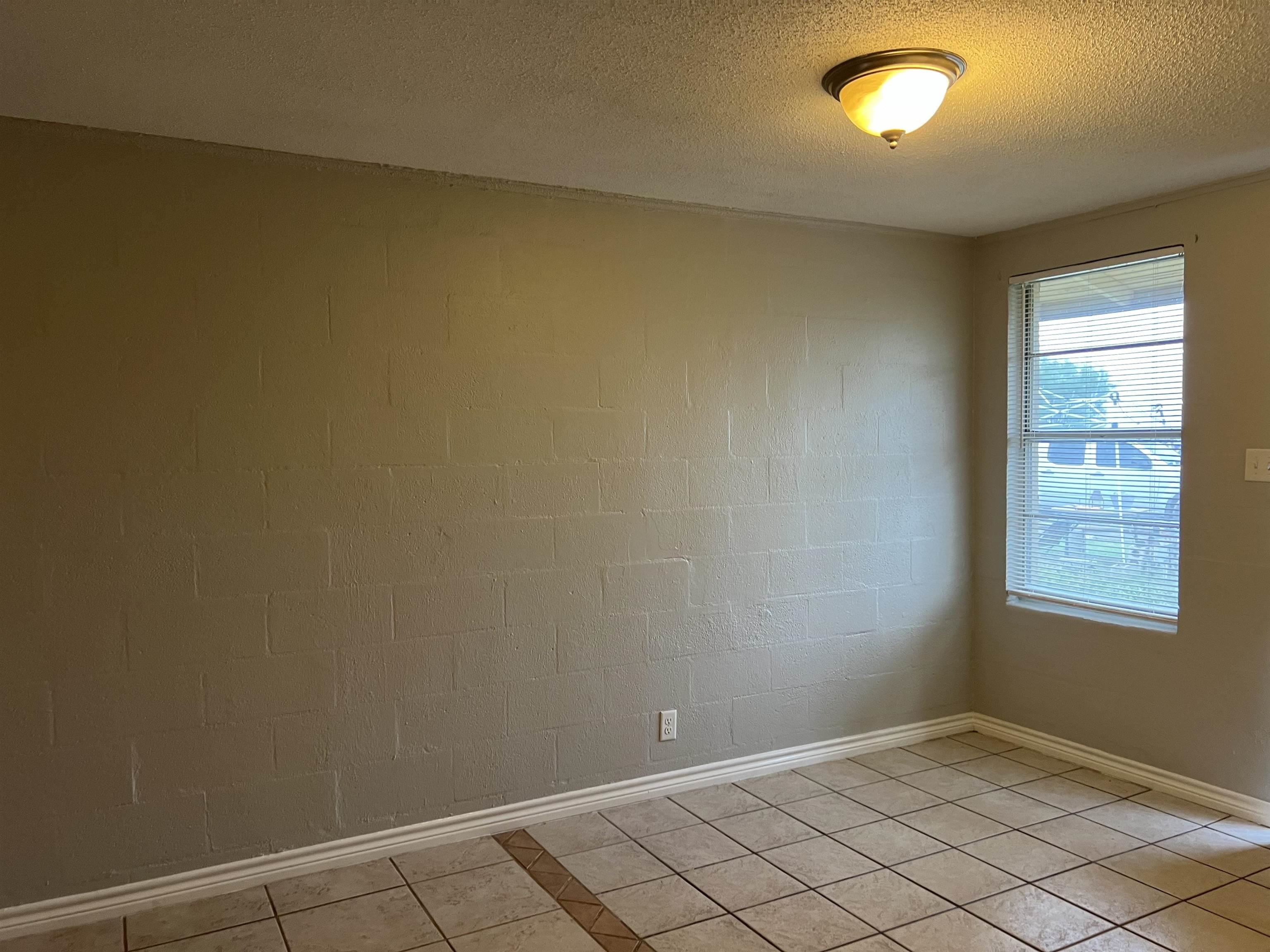 Image 9 of 13 For 710 Cantu Apt 118 W