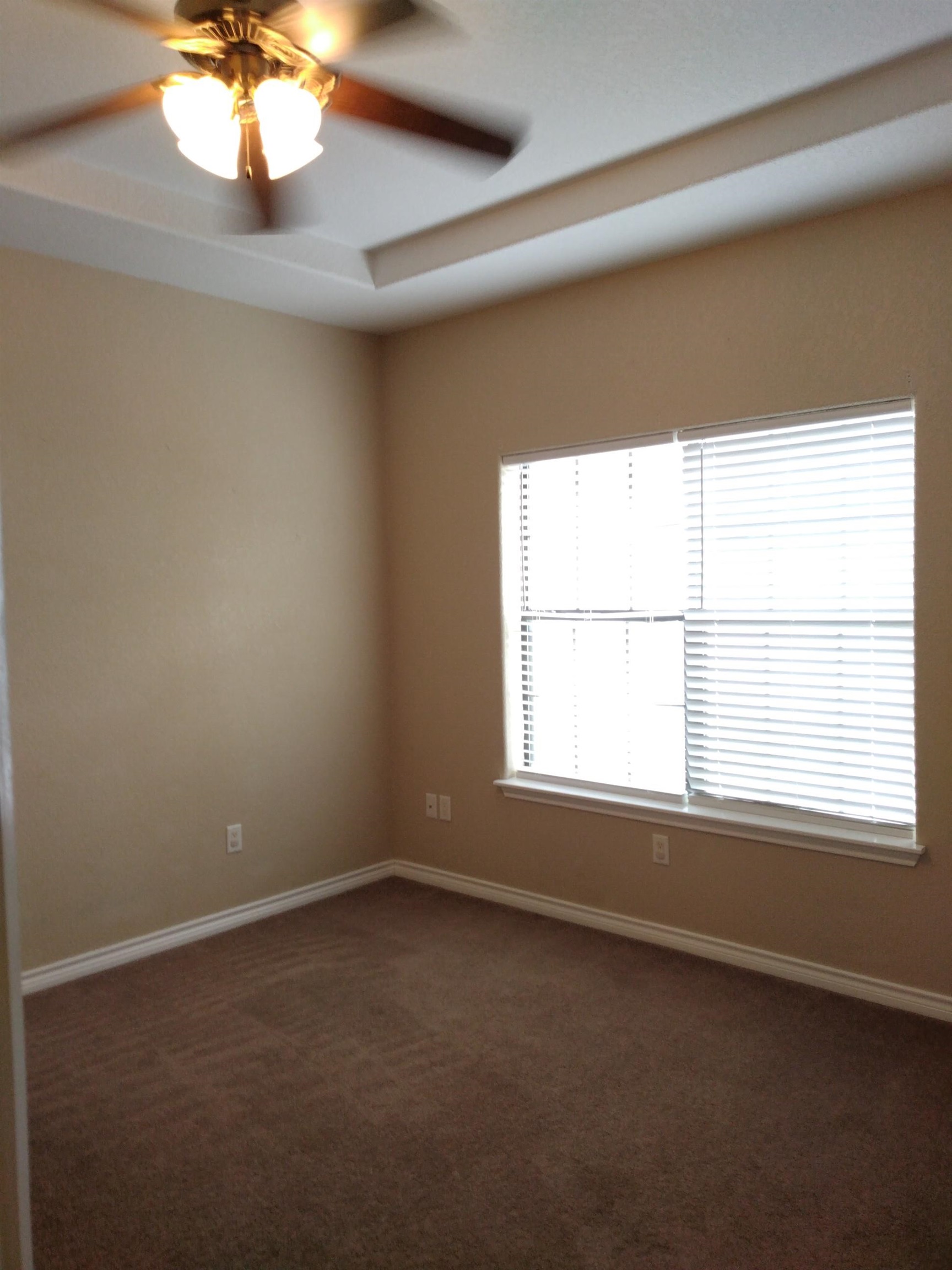 Image 10 of 17 For 603 8th - Unit D E