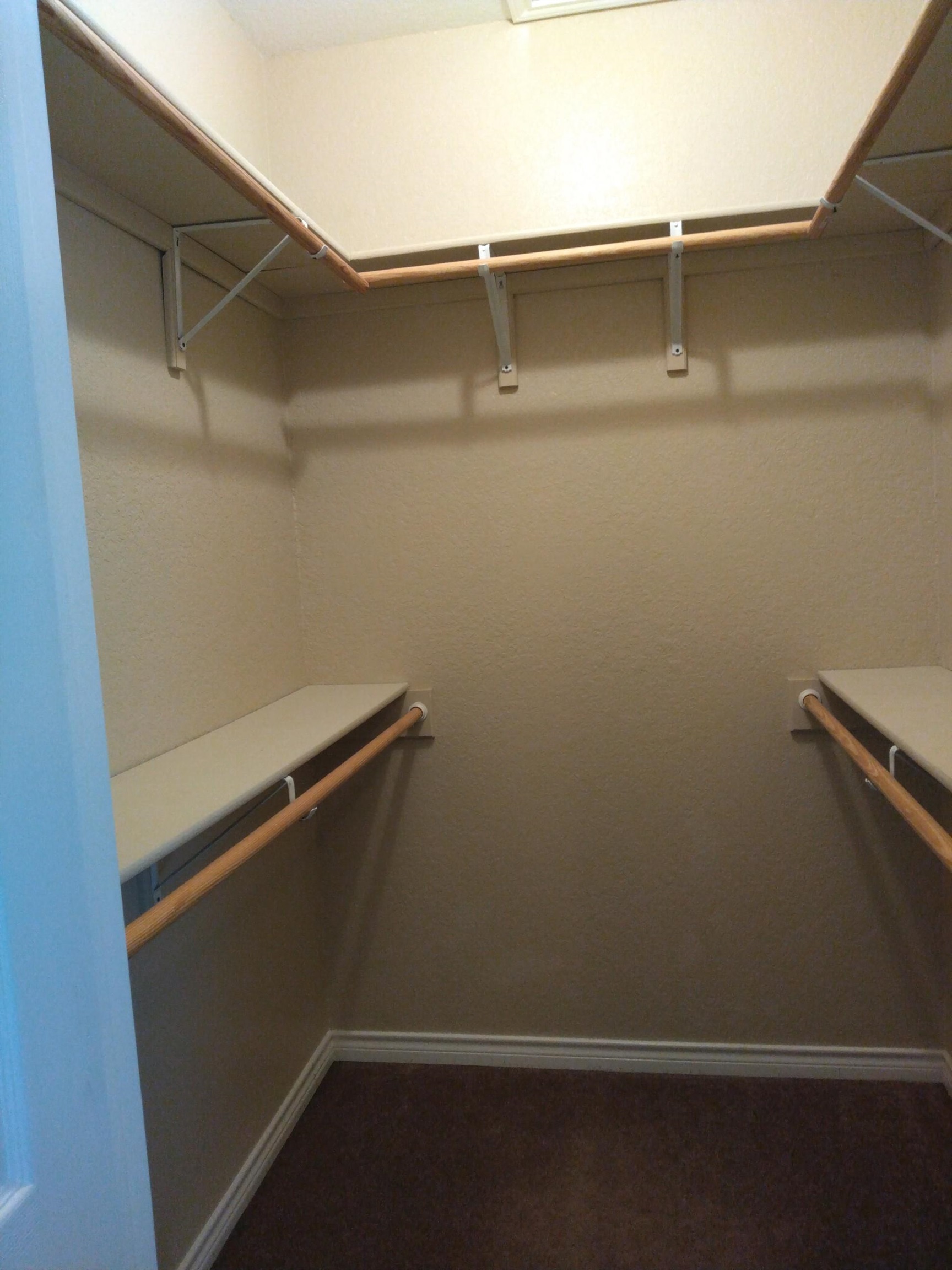 Image 15 of 17 For 603 8th - Unit D E