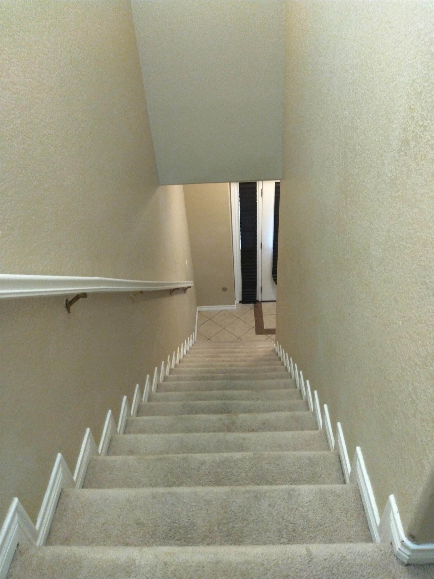 Image 17 of 17 For 603 8th - Unit D E